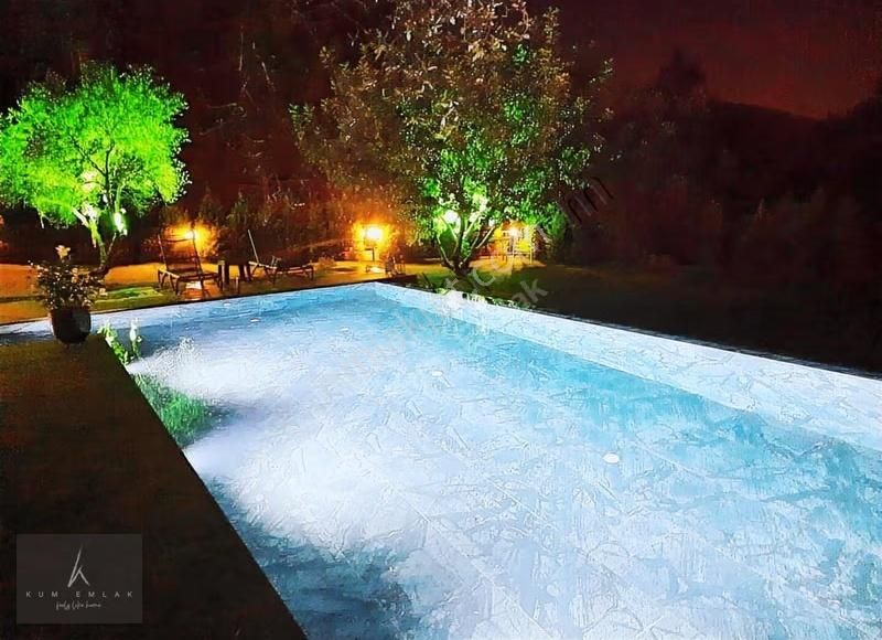 Yalıçiftlikte Doğa İçinde Tek Kat, Havuzlu Eşyalı Kiralık Villa - Görsel 11