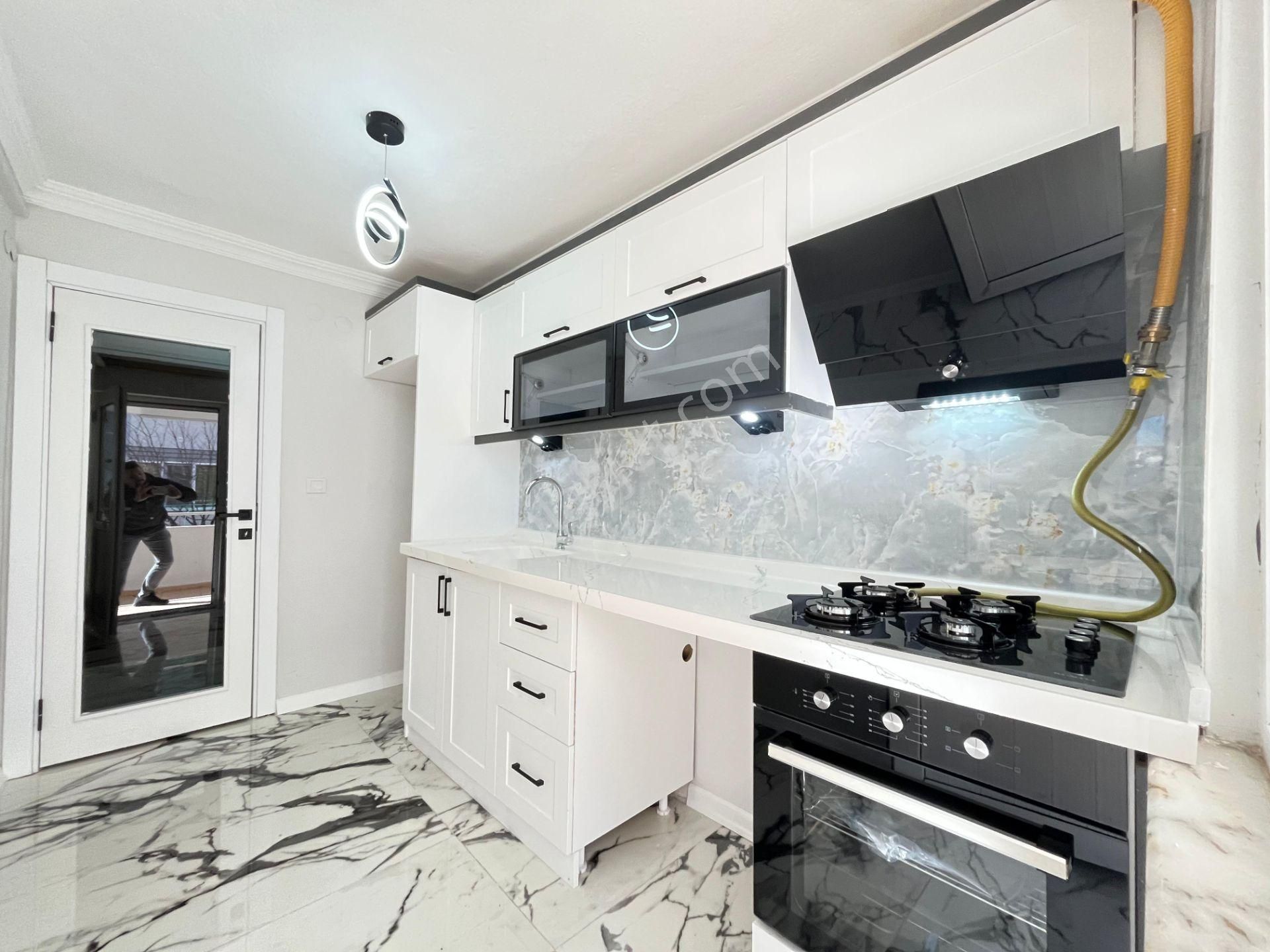 Parstan İkizçayda Modern Tasarımlı Geniş Bahçe Katı 3+1 Daire