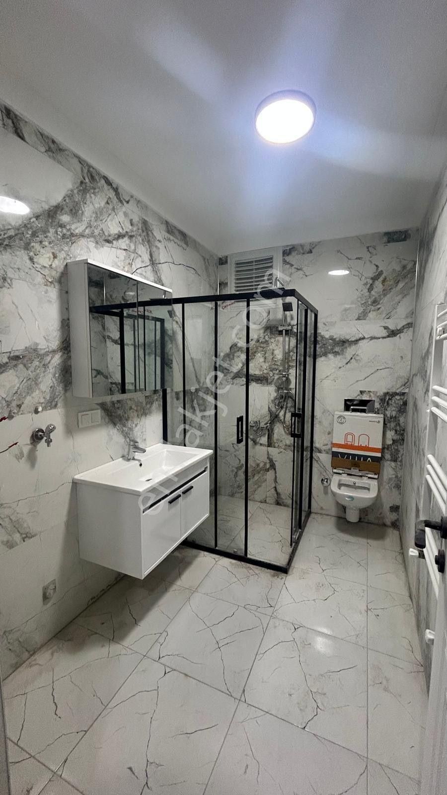 No:10 Gayrimenkul’den – Merkezi Konum, Cadde Üstü, Ara Kat 2+1 Kapalı Mutfak • Kiralık - Görsel 5