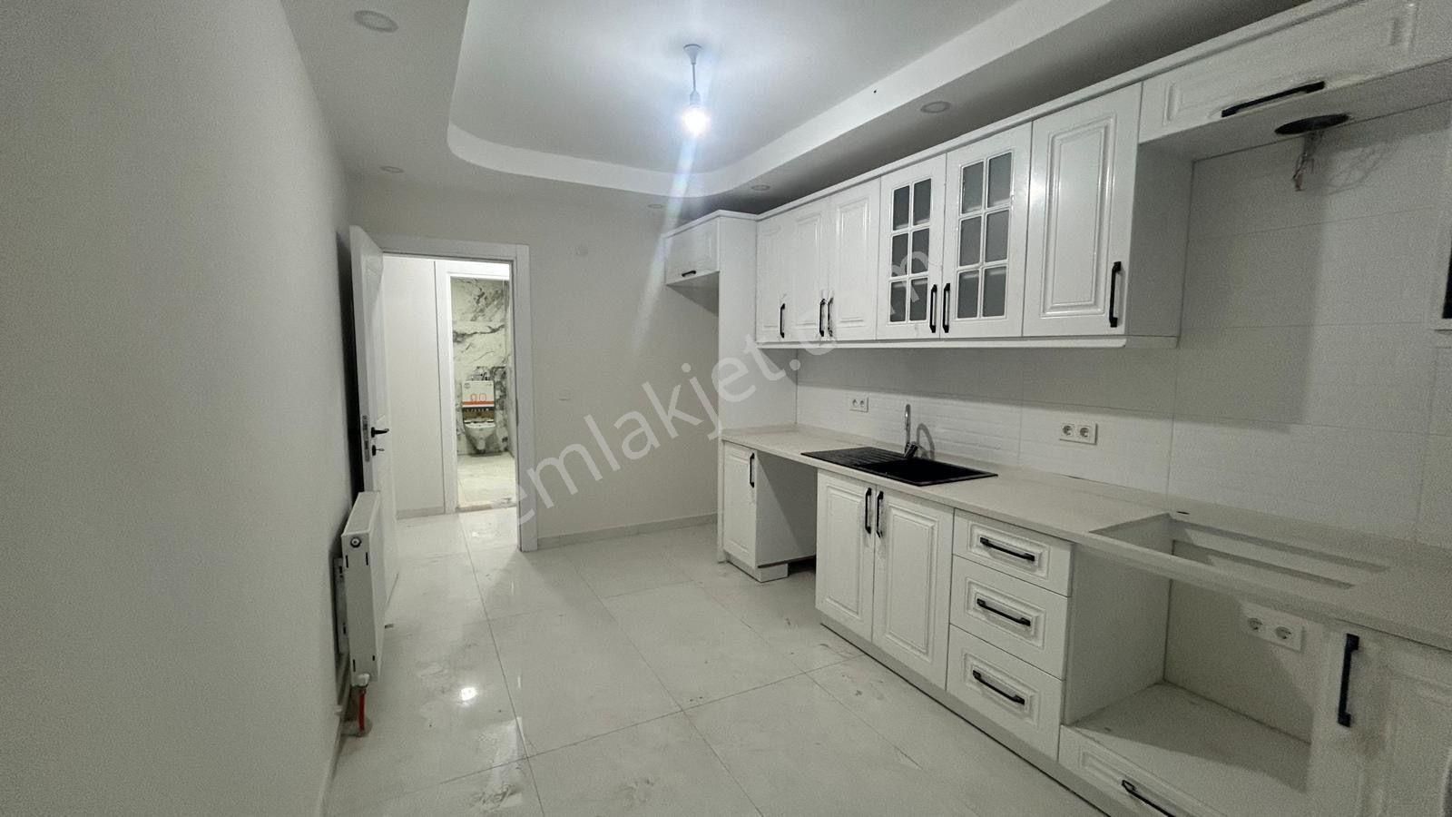 No:10 Gayrimenkul’den – Merkezi Konum, Cadde Üstü, Ara Kat 2+1 Kapalı Mutfak • Kiralık - Görsel 10