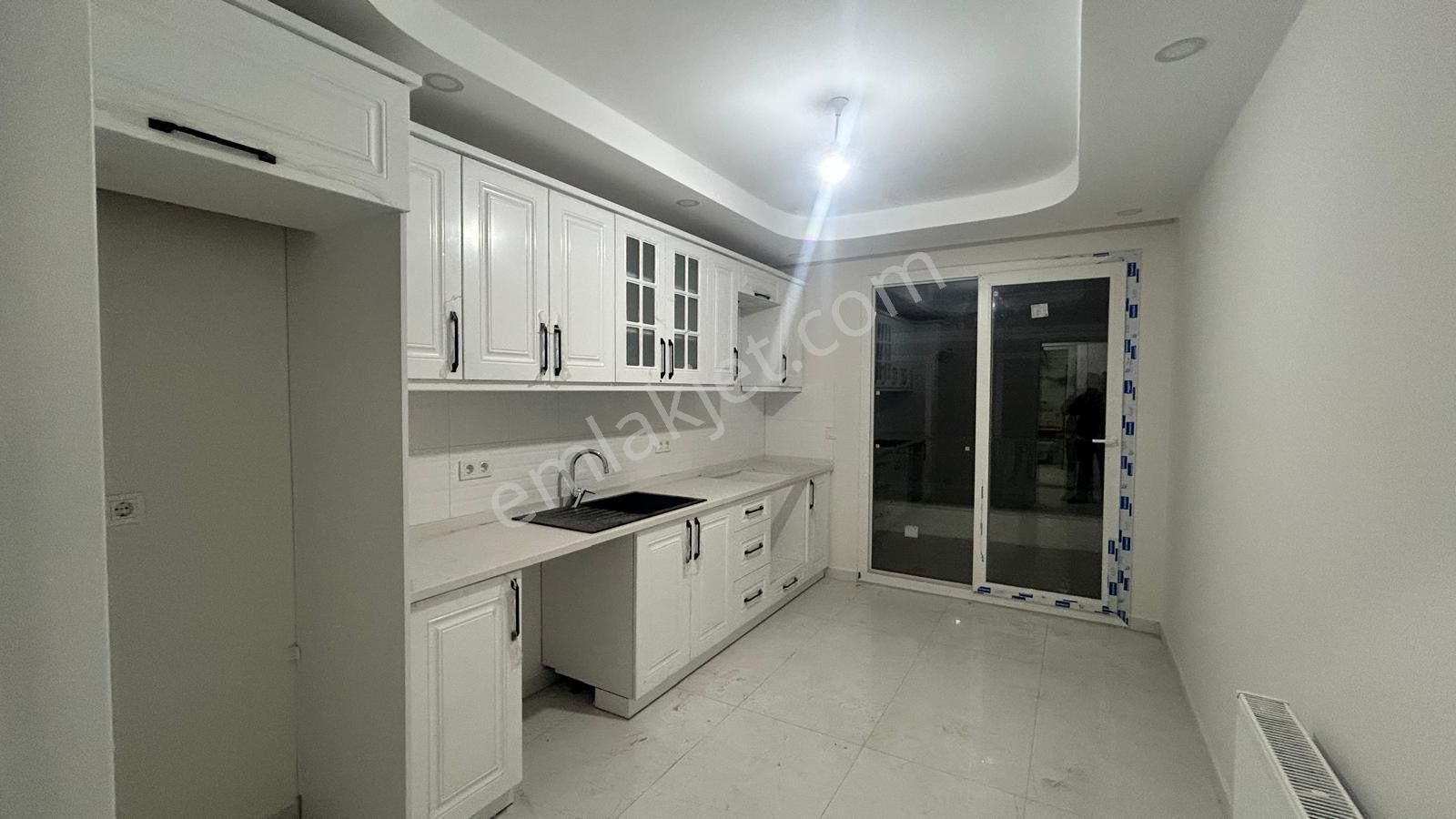 No:10 Gayrimenkul’den – Merkezi Konum, Cadde Üstü, Ara Kat 2+1 Kapalı Mutfak • Kiralık - Görsel 16