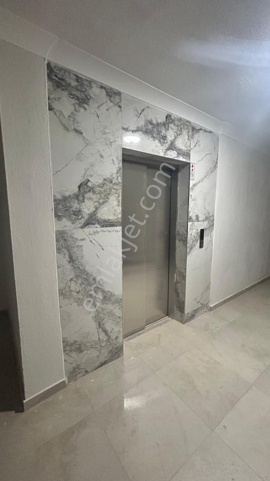 No:10 Gayrimenkul’den – Merkezi Konum, Cadde Üstü, Ara Kat 2+1 Kapalı Mutfak • Kiralık - Görsel 8