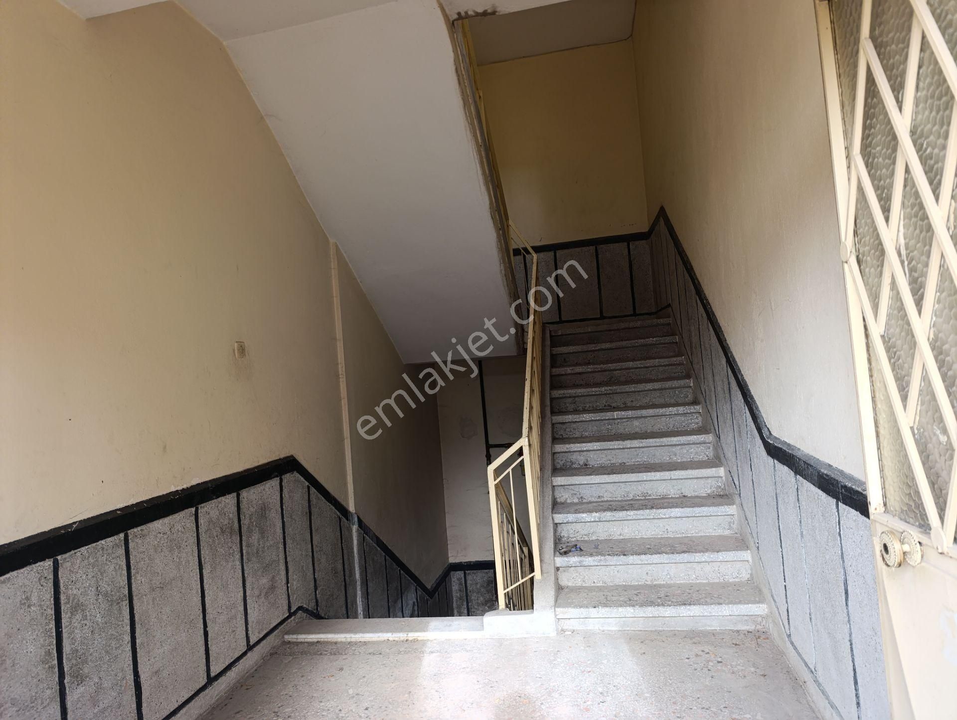 Sakarya Mahallesin De 3+1 Acil Satılık Daire - Görsel 19