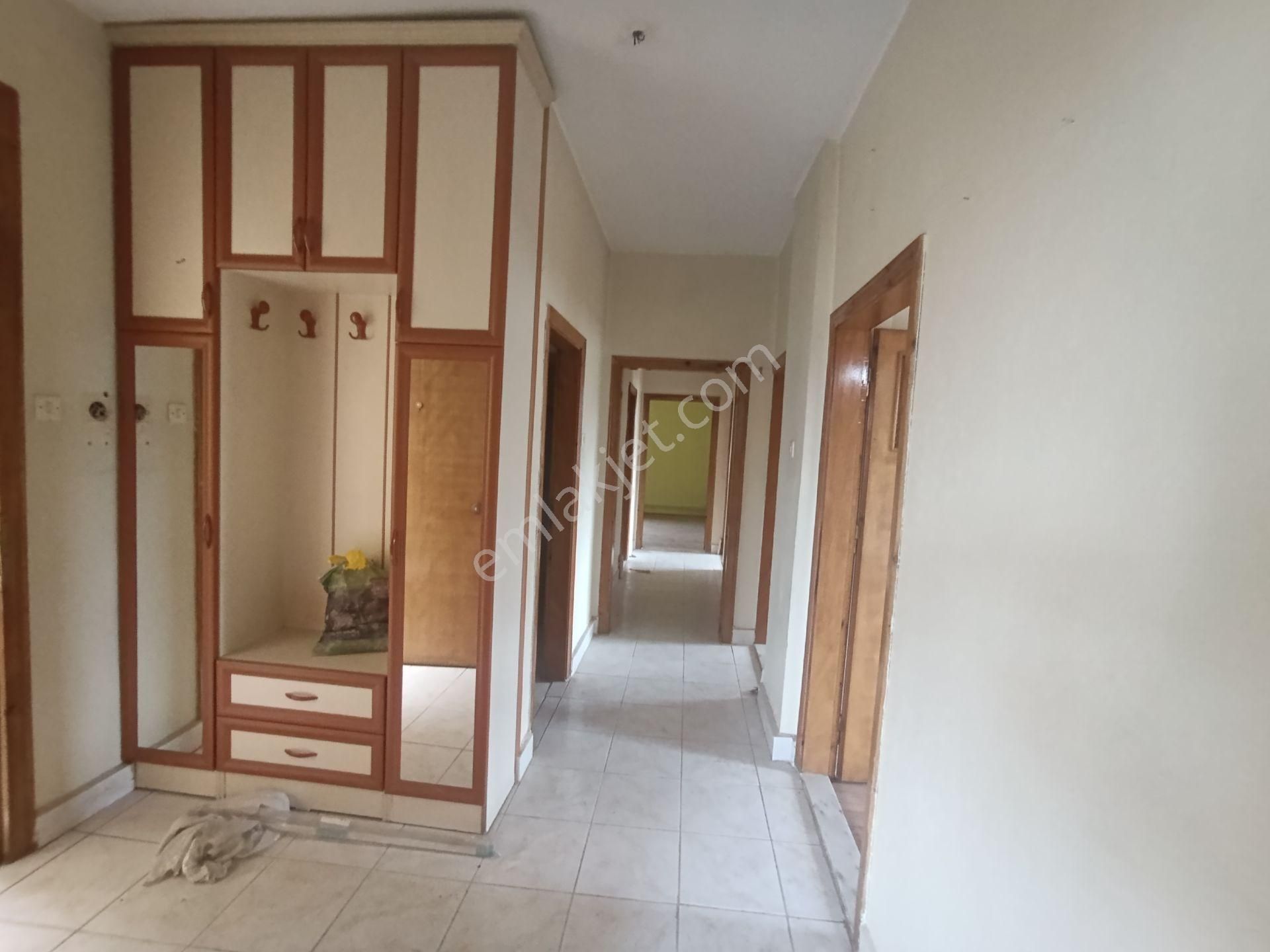 Sakarya Mahallesin De 3+1 Acil Satılık Daire - Görsel 7