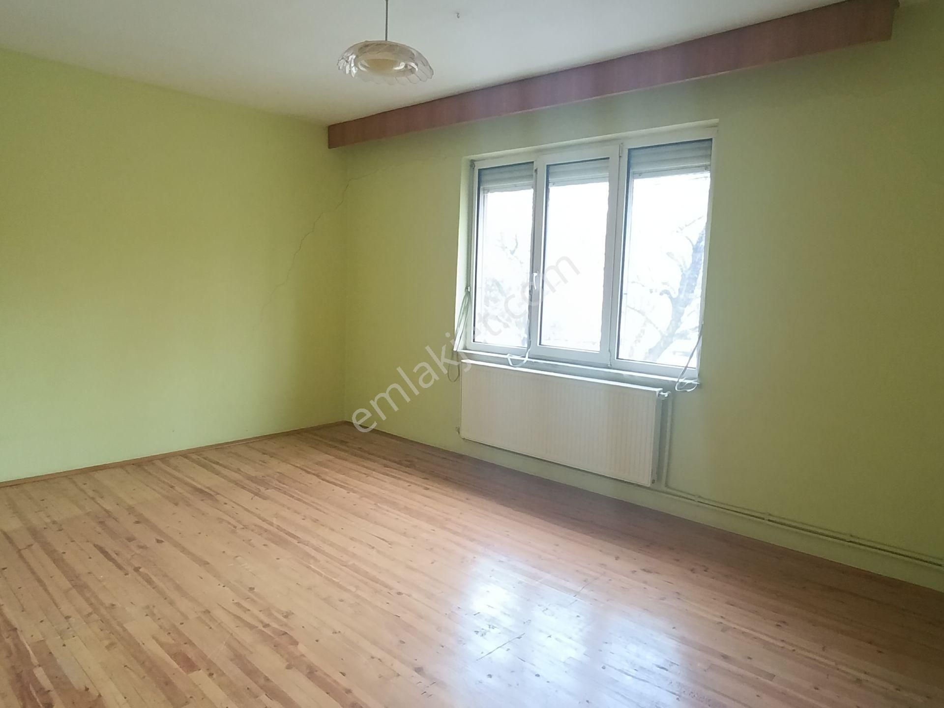 Sakarya Mahallesin De 3+1 Acil Satılık Daire - Görsel 12