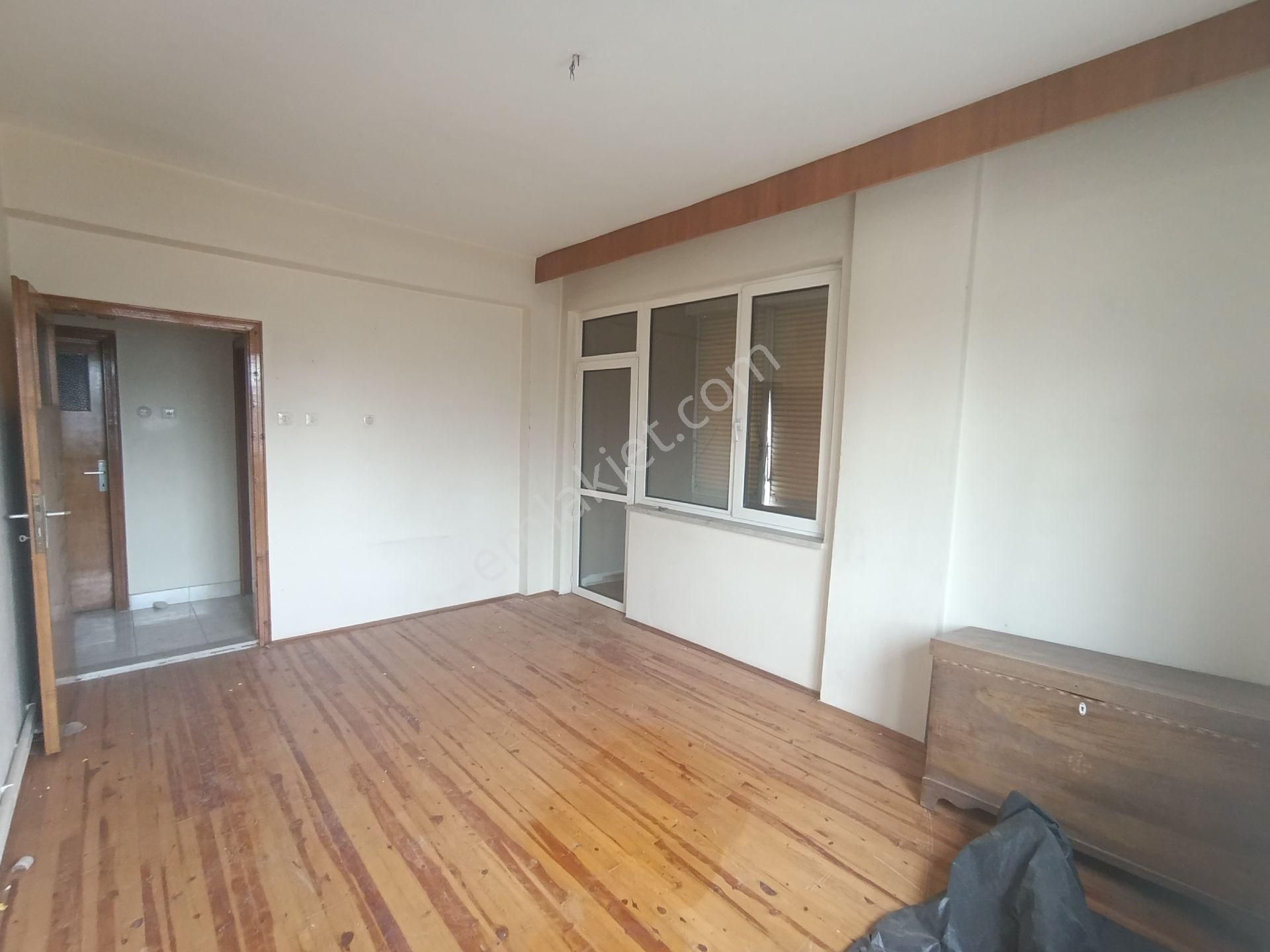 Sakarya Mahallesin De 3+1 Acil Satılık Daire - Görsel 11