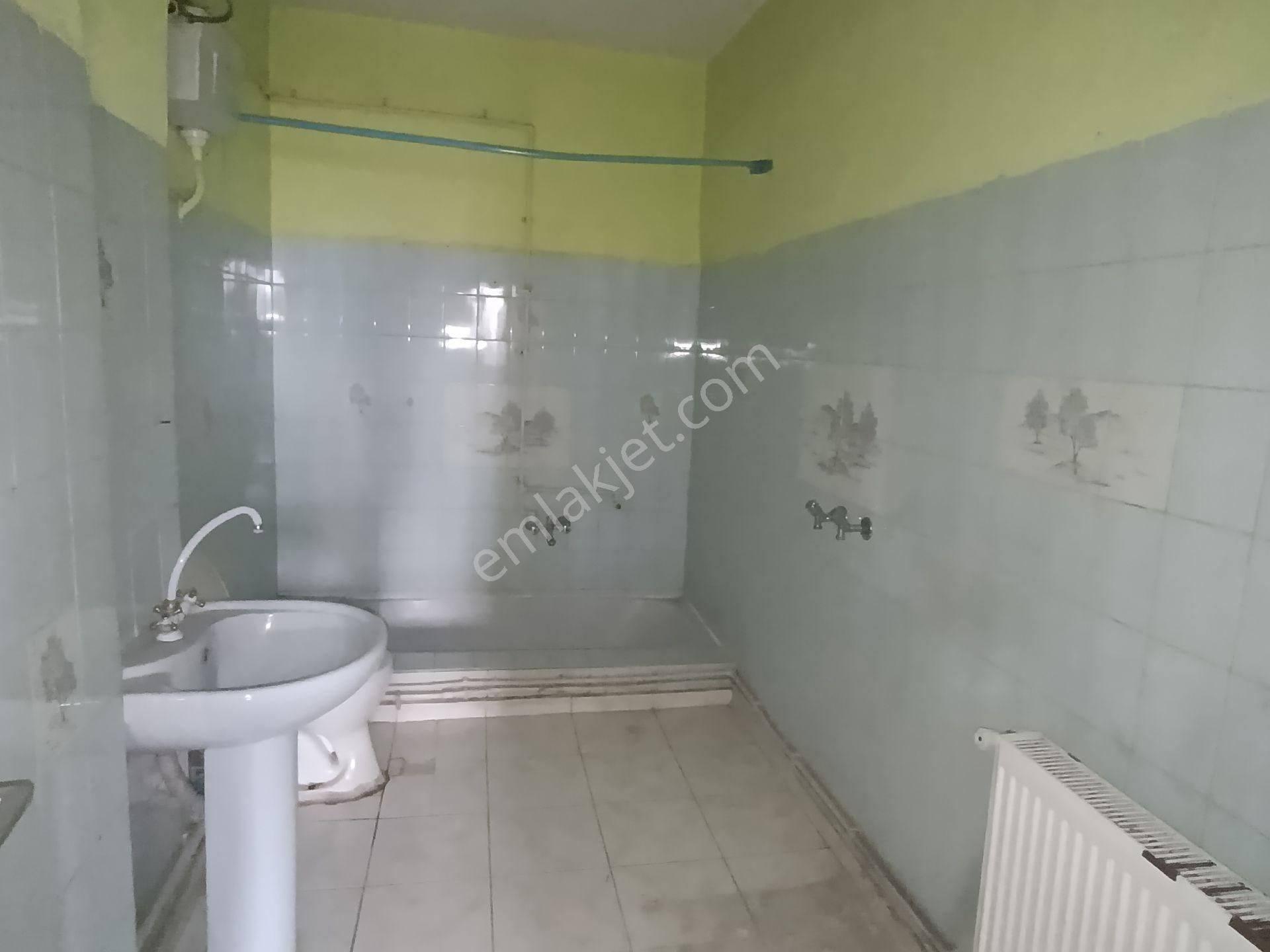 Sakarya Mahallesin De 3+1 Acil Satılık Daire - Görsel 15