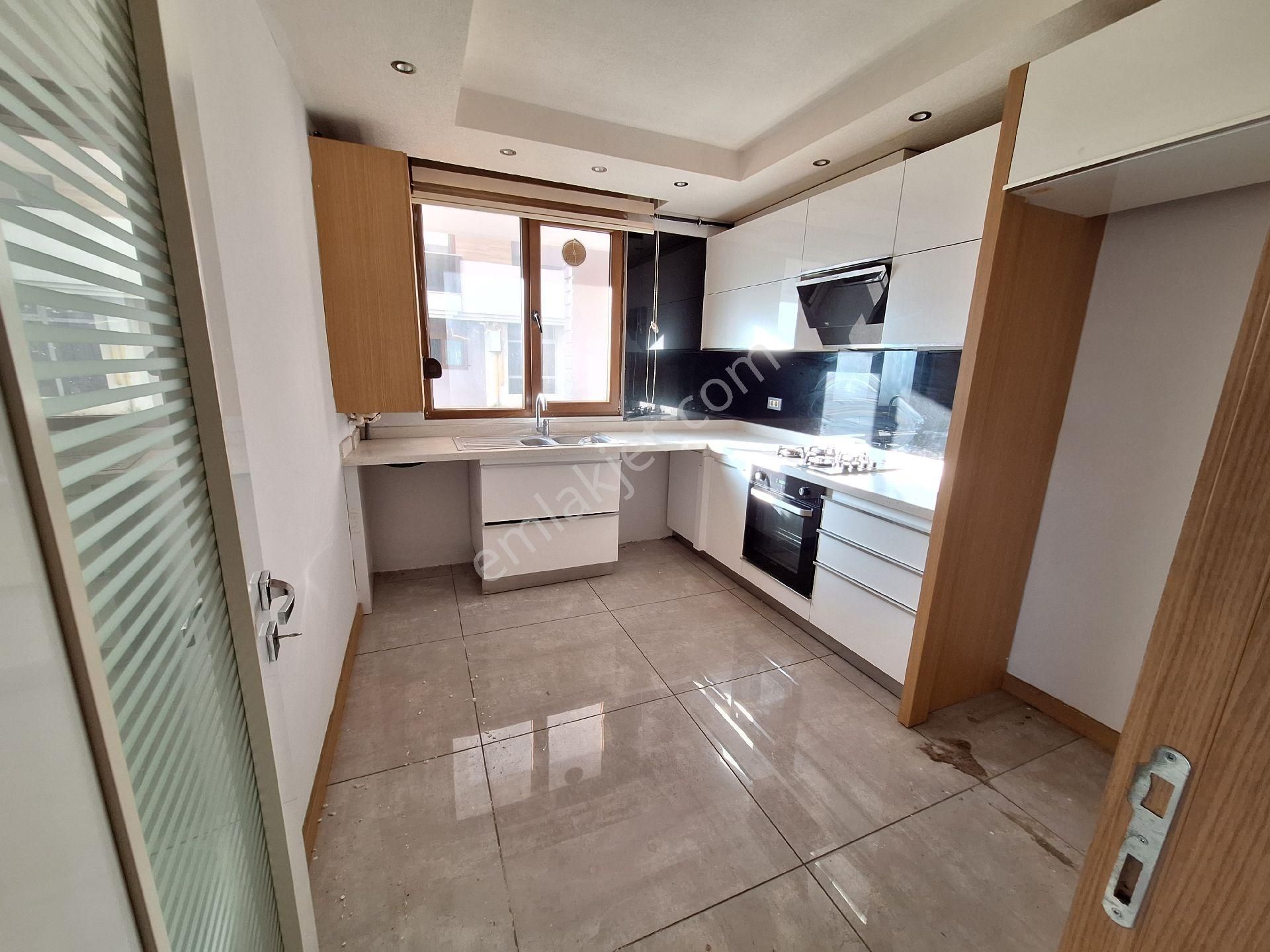 Antalya Konyaaltı Uncalı Mahallesinde Huvuzlu Site De Kombili Klimalı Kiralık Geniş 2+1 Daire - Görsel 16