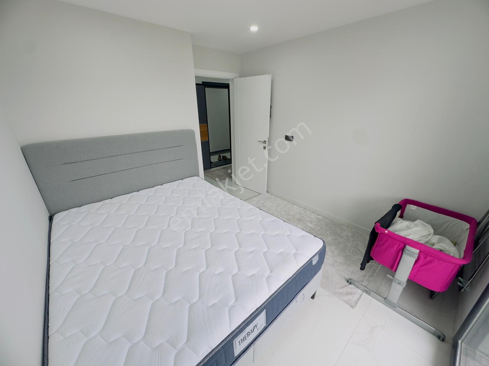 Hisar Mahalallesin'de Havuzlu Sitede 2+1 Bahçe Katı Eşyalı Daire - Görsel 7