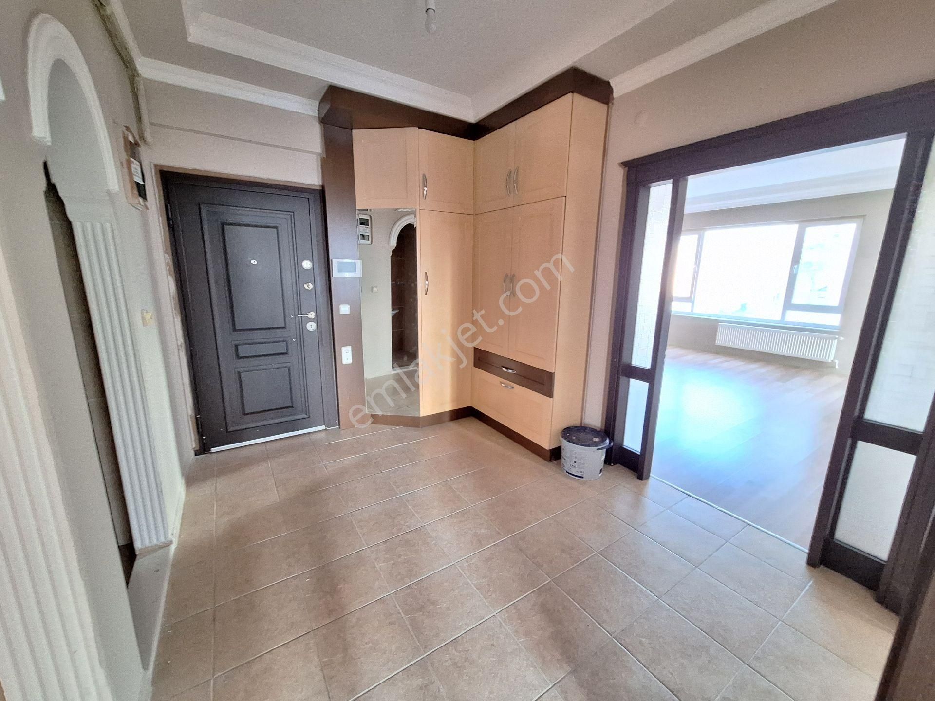 Antalya Konyaaltı Uncalı Mahallesinde Havuzlu Güvenlikli Site İçinde Doğalgaz Kombili 3+1 Daire - Görsel 5