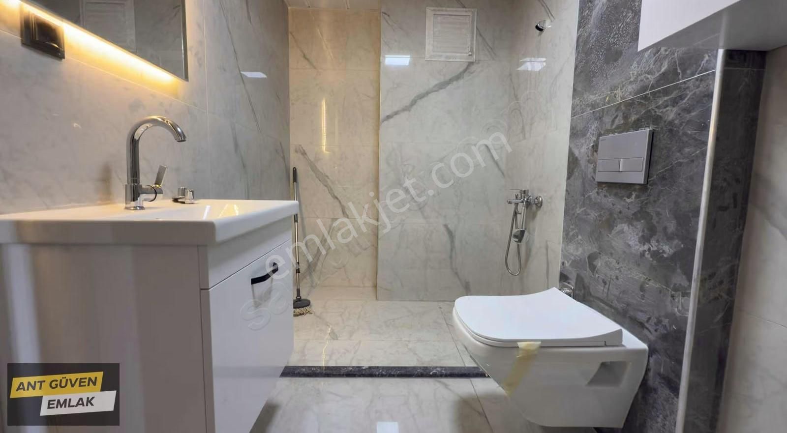 Yeniköy'de Cadde Üzerinde 2+1 Elektrikli Pnjrlu Sıfır Daireler - Görsel 14