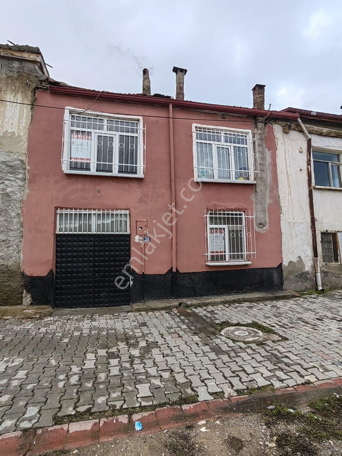 Akçay Emlak'tan Akşehir Yıldırım Mahallesinde Bahçeli Satılık Müstakil Ev - Görsel 2