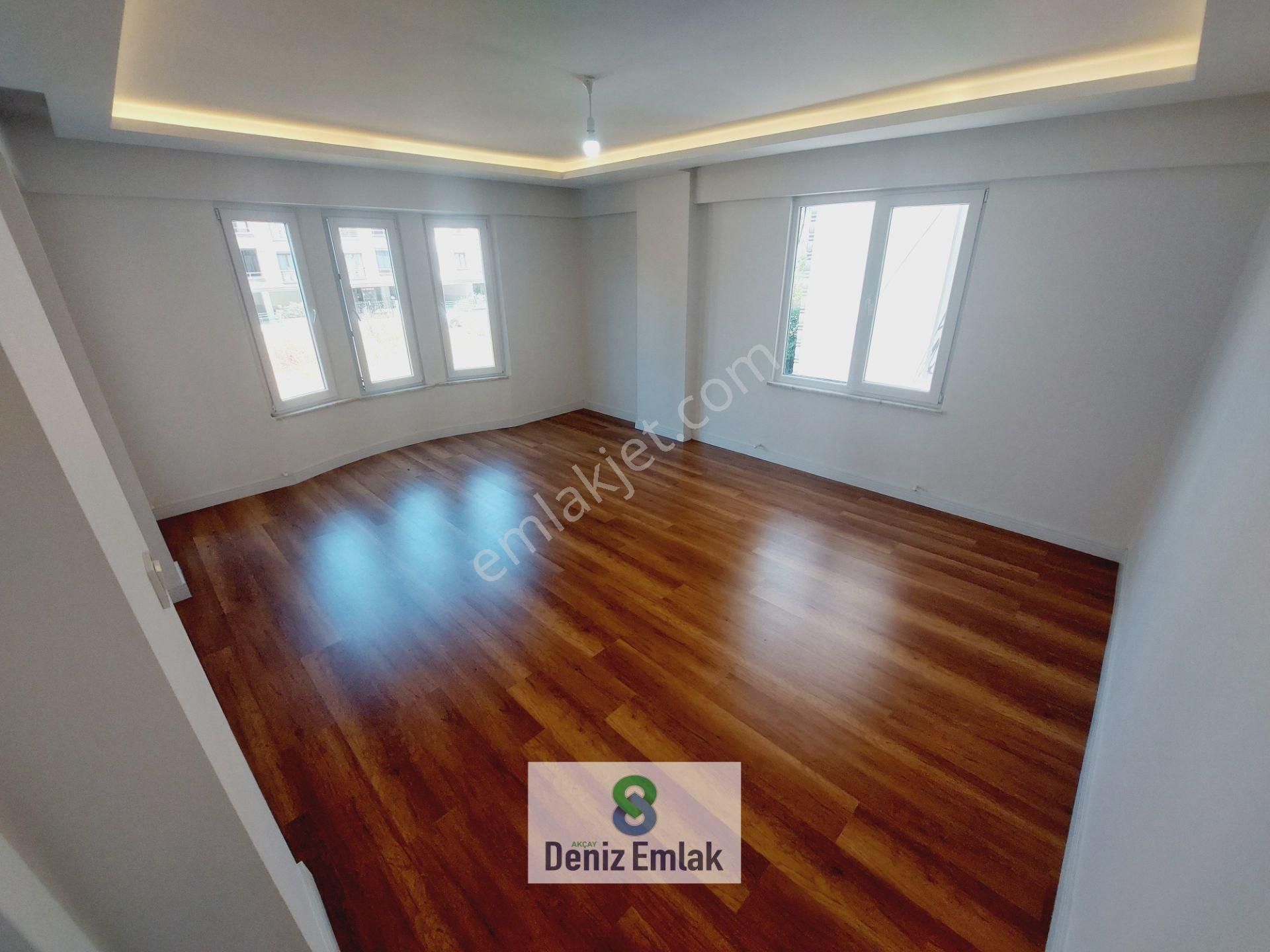 Denizden Akçayda Türk Hamamlı Ebeveynli Geniş Satılık 3+1 Daire.