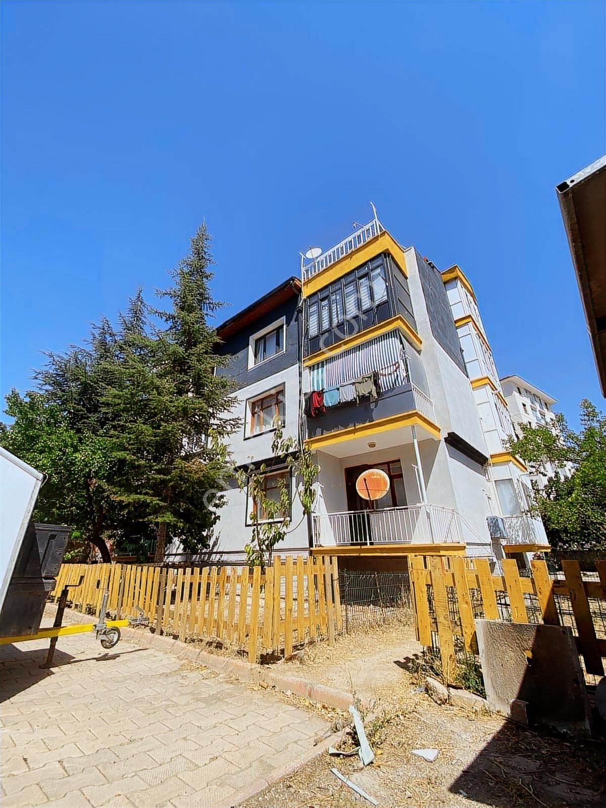 Hocacihanda Geniş Metrekareli, 3 Cepheli Site İçi 3+1 Daire! - Görsel 8