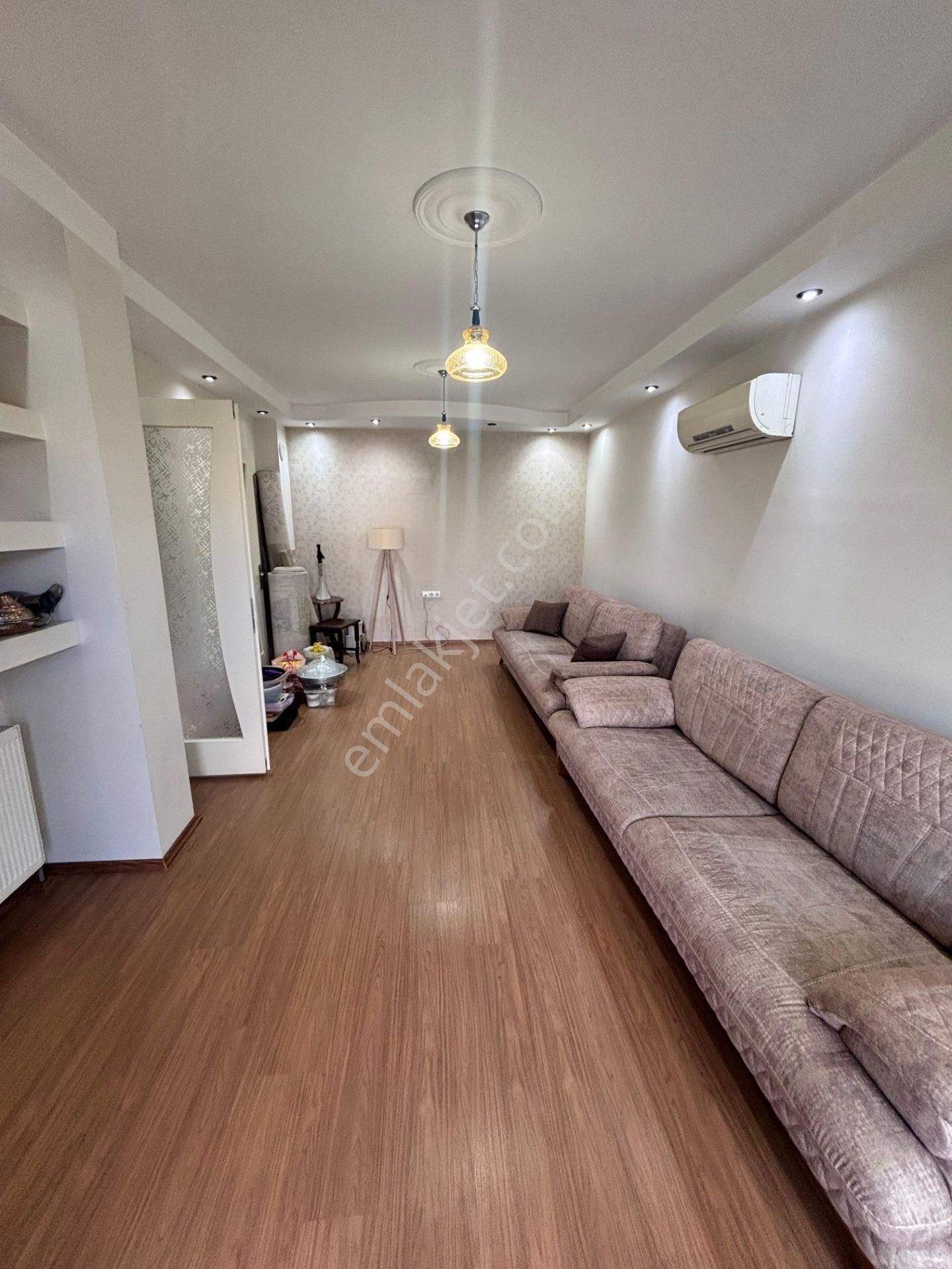 Cumhuriyet Mahallesinde Çarşıya Yakın Konumda Ara Kat 3+1 Satılık Daire - Görsel 3