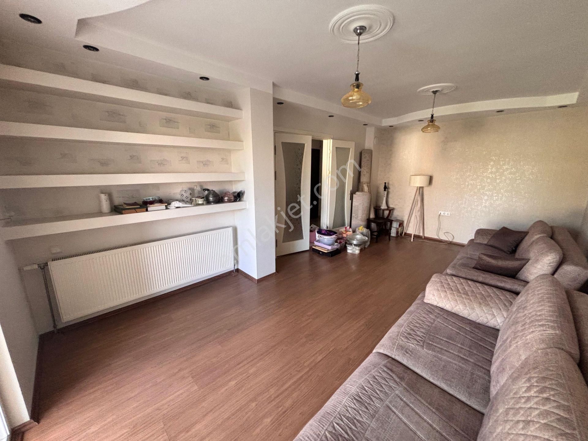 Cumhuriyet Mahallesinde Çarşıya Yakın Konumda Ara Kat 3+1 Satılık Daire - Görsel 35