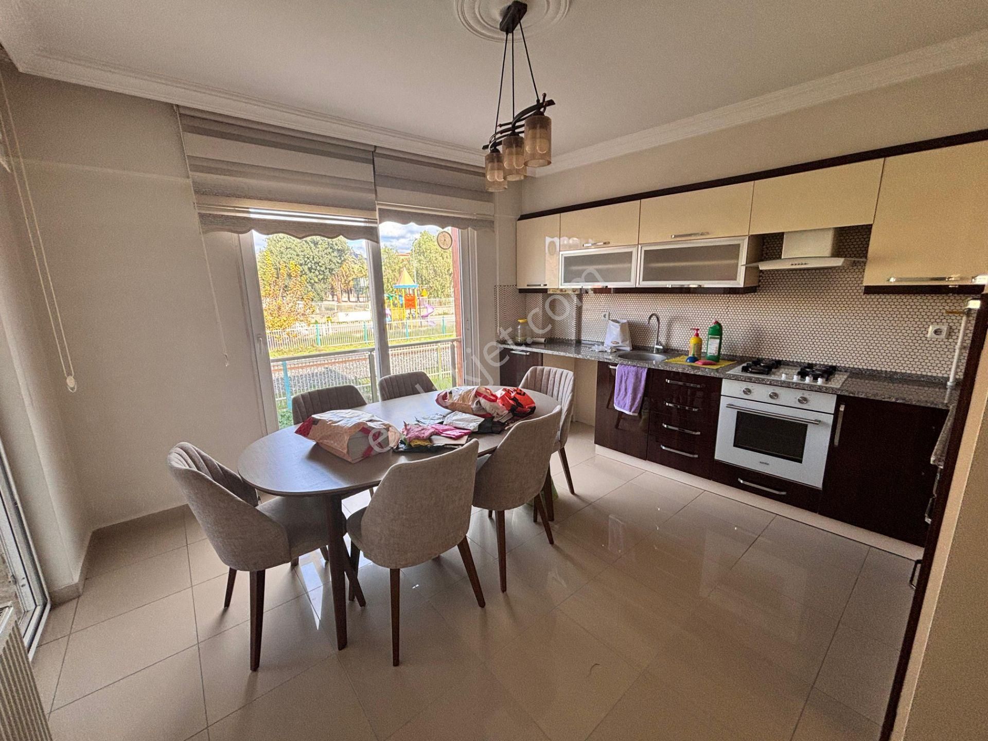 Cumhuriyet Mahallesinde Çarşıya Yakın Konumda Ara Kat 3+1 Satılık Daire - Görsel 13