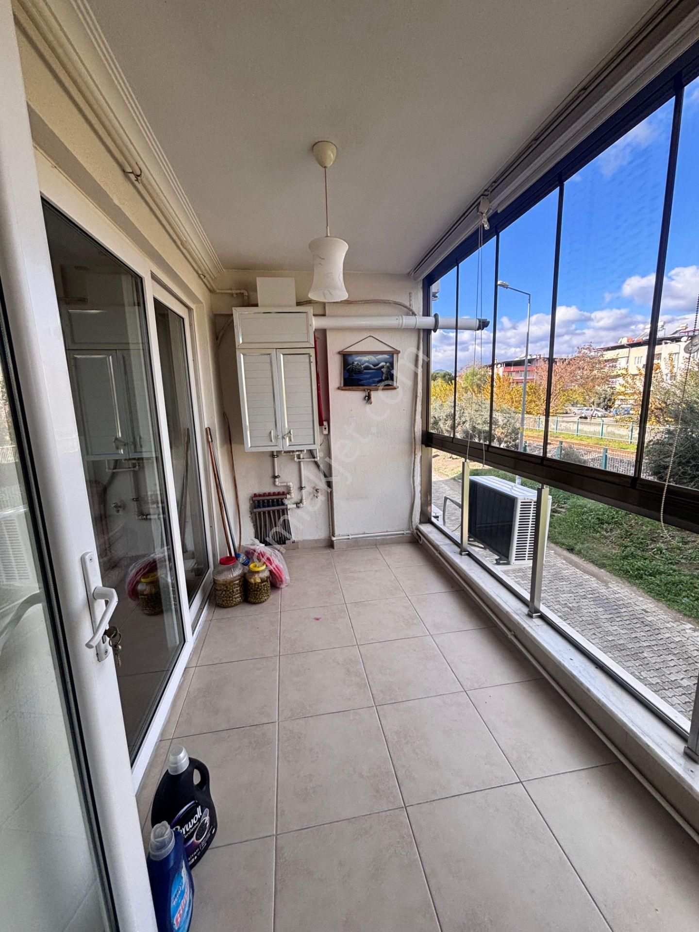 Cumhuriyet Mahallesinde Çarşıya Yakın Konumda Ara Kat 3+1 Satılık Daire - Görsel 4