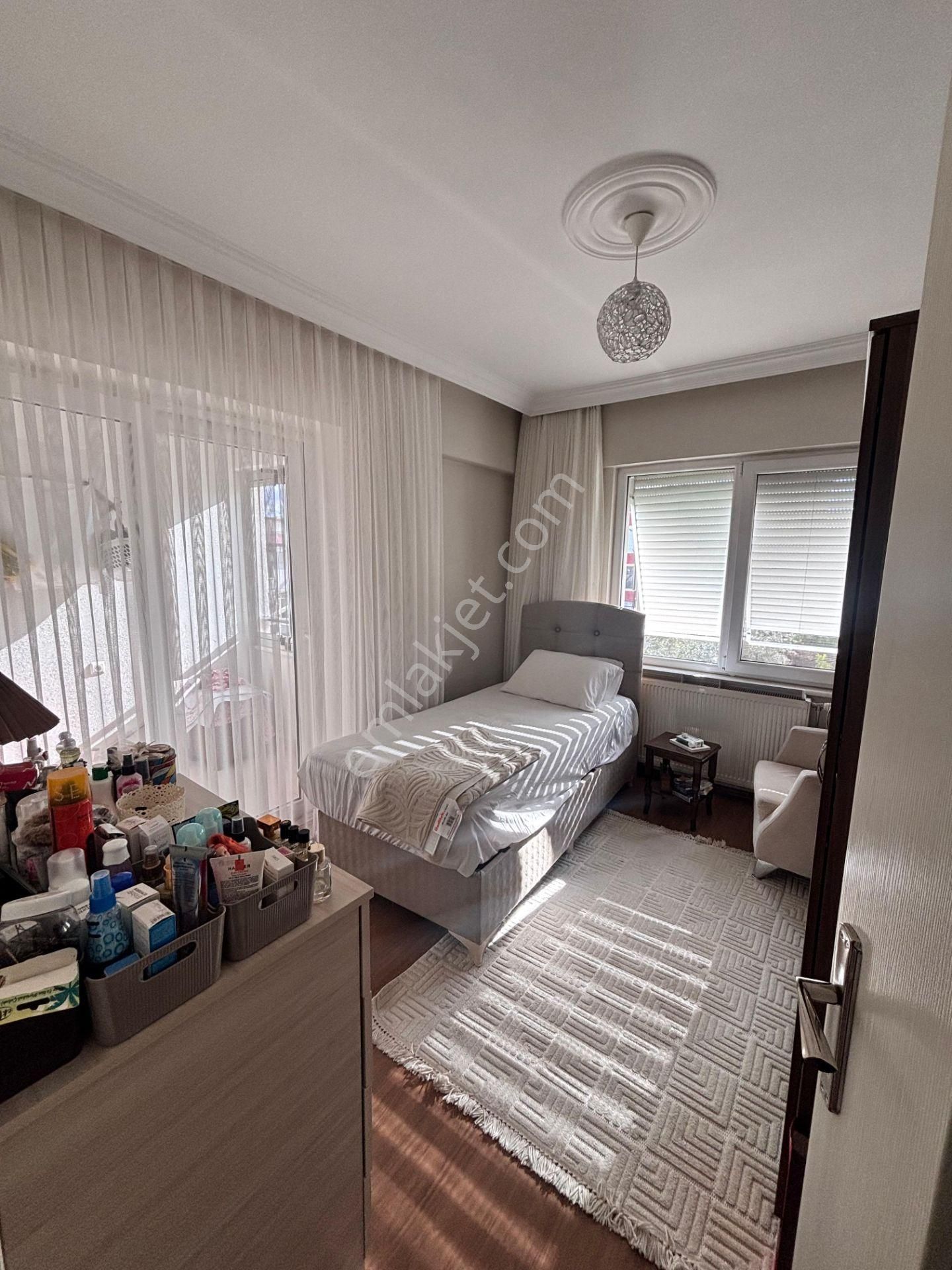 Cumhuriyet Mahallesinde Çarşıya Yakın Konumda Ara Kat 3+1 Satılık Daire - Görsel 12