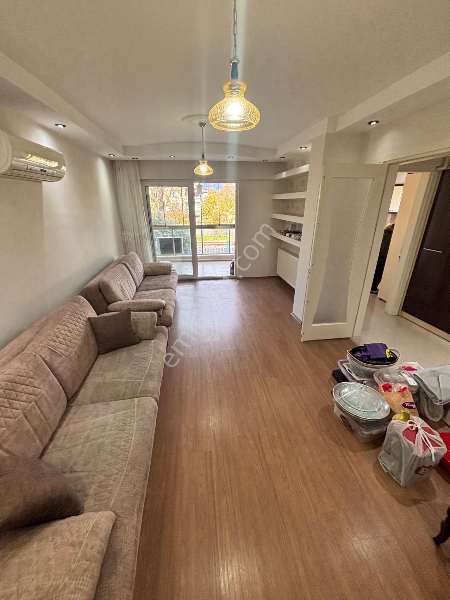 Cumhuriyet Mahallesinde Çarşıya Yakın Konumda Ara Kat 3+1 Satılık Daire - Görsel 2