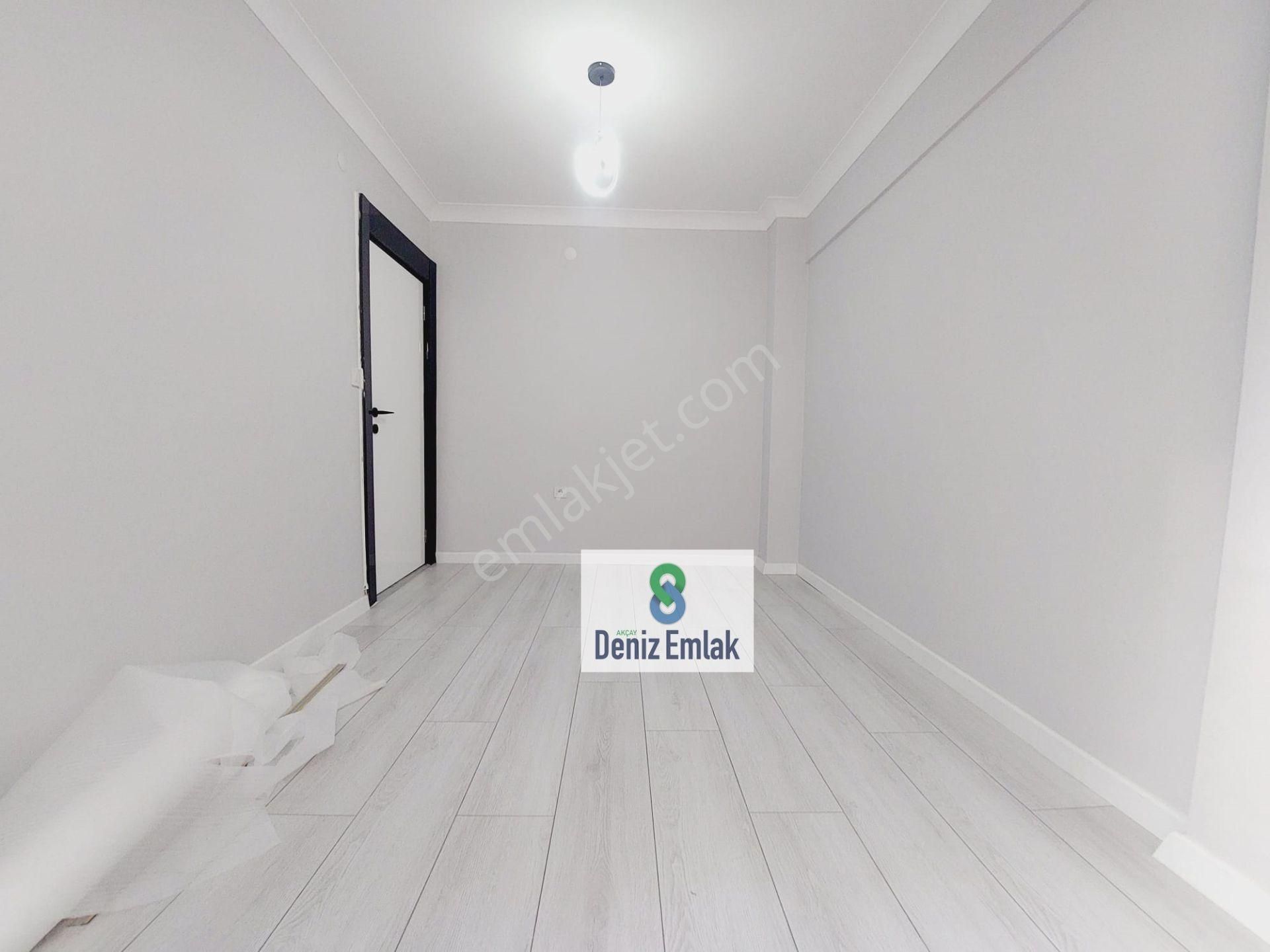 Denizden Akçay Sarıkızda Masrafsız Bahçe Kullanımlı Satılık 2+1 Daire. - Görsel 23