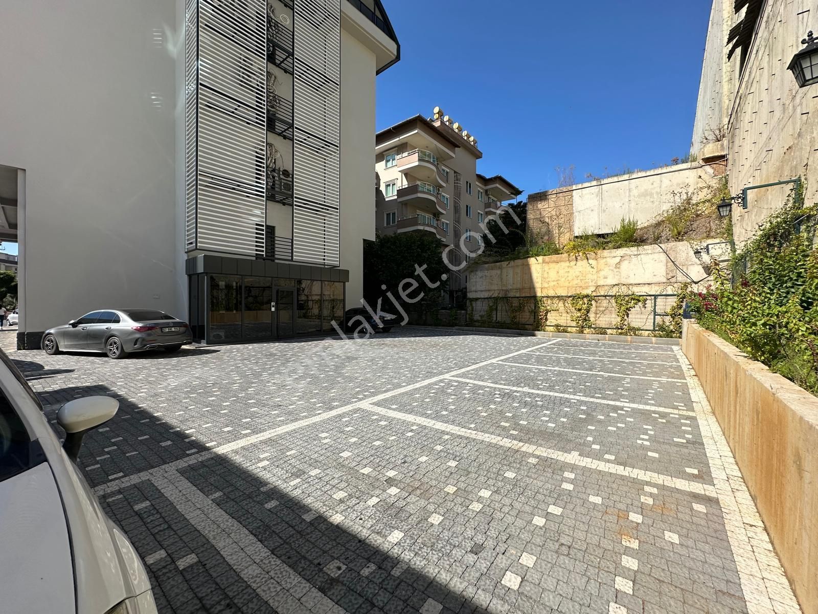 Alanya Adliye Karşısı'nda Çevre Yolu Cepheli Kiralık 1+1 Ofis - Görsel 11