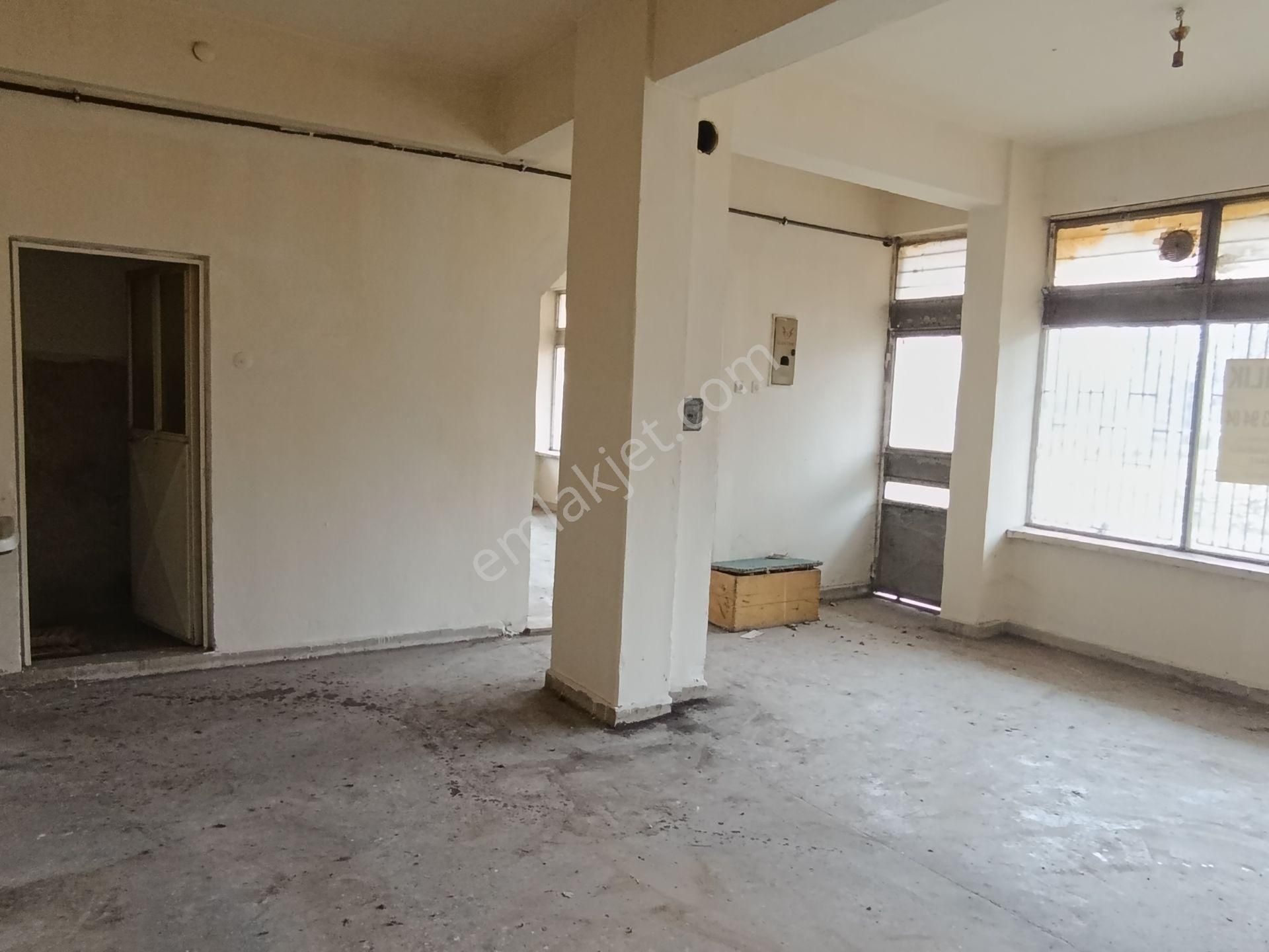 Sakarya Mahallesin De Acil Satılık Dükkanlar - Görsel 12