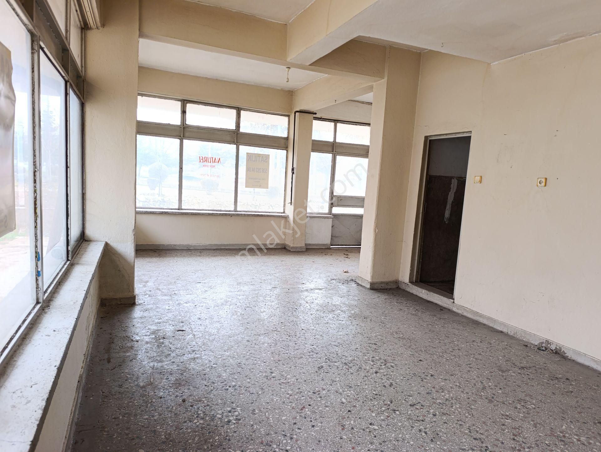 Sakarya Mahallesin De Acil Satılık Dükkanlar - Görsel 7