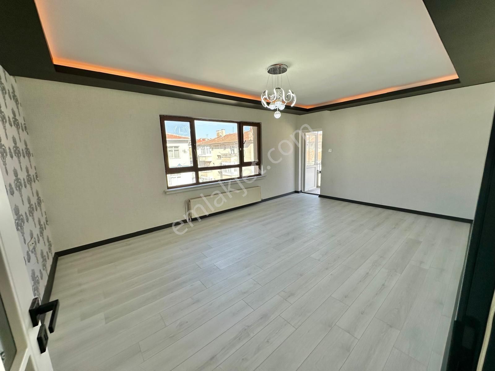 Water Hause Gayrimenkul' Den Akşemsettin Mahallesin'de 4+1 Satılık Teras Daire