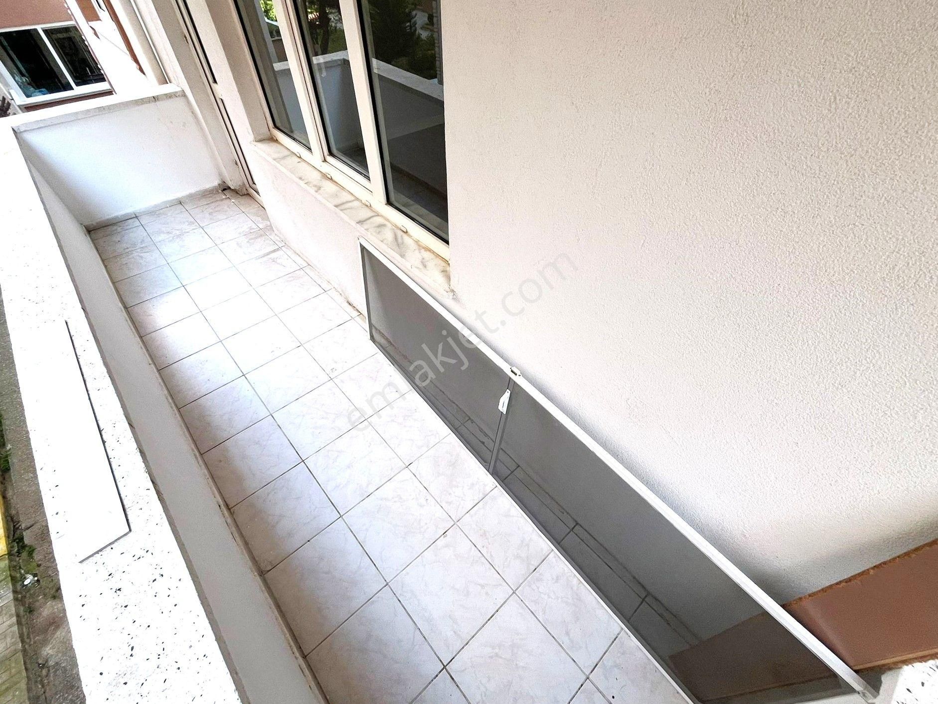 Aygül'den Akçay'da Site İçi Ara Kat Ayrı Mutfaklı Denize Ve Pazara Yakın Mesafede 2+1 Satılık Daire - Görsel 24