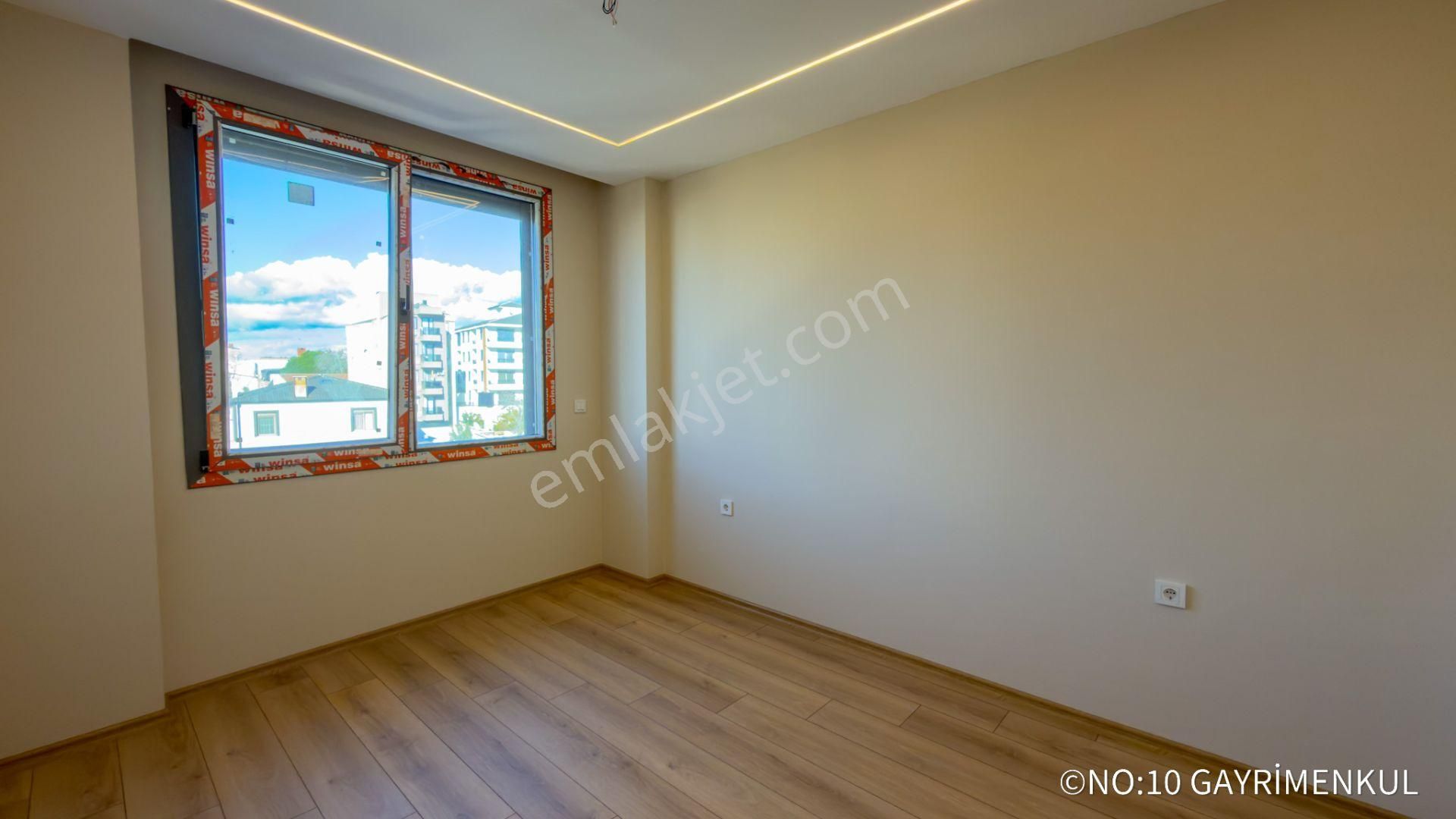 No:10 Gayrimenkul’den – Merkezi Konum, Cadde Üstü, Ara Kat 2+1 • Kapalı Mutfak • Ultra Lüks•kiralık - Görsel 5