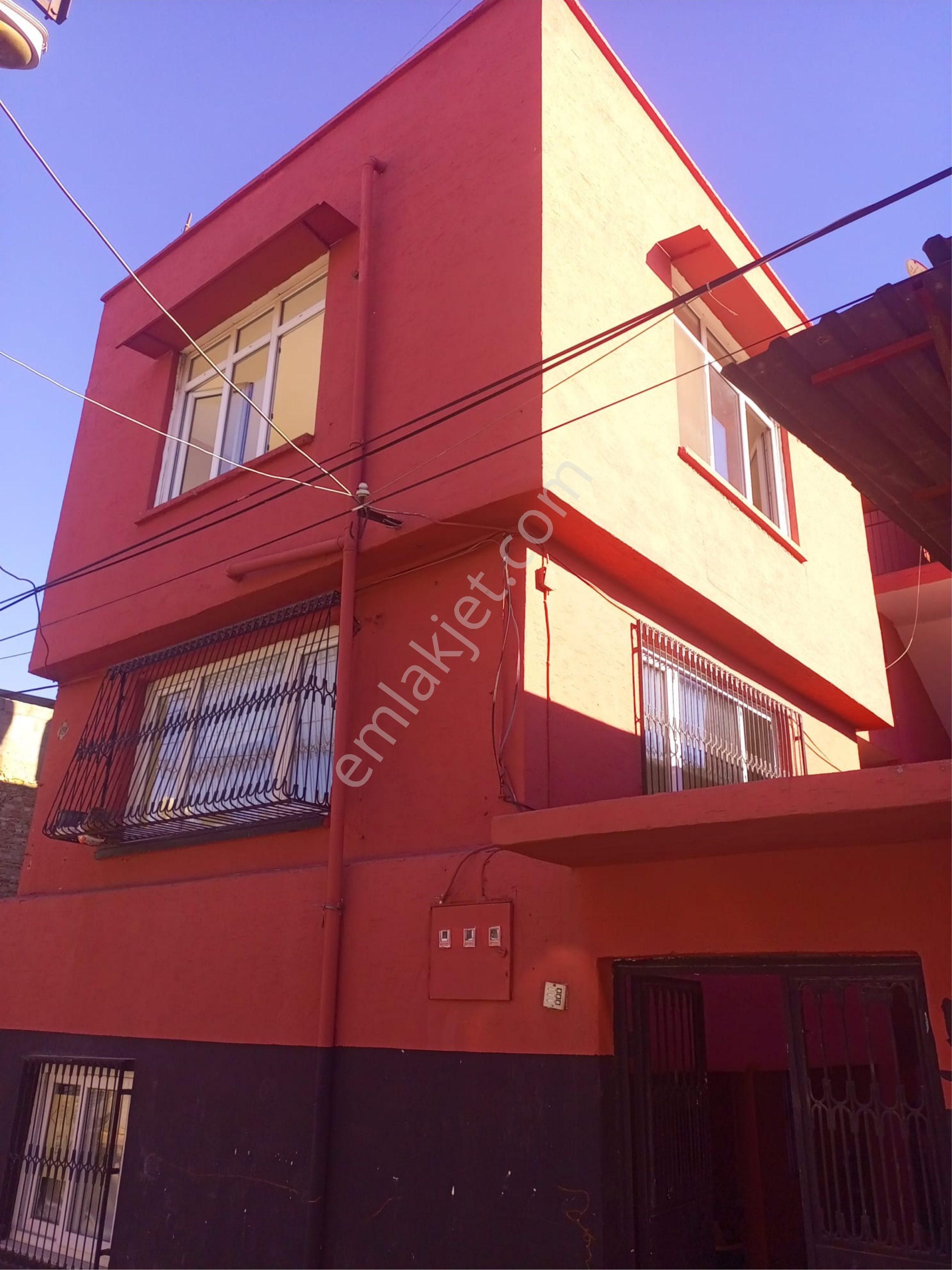 Gülpınar Mh.eski Doğum Evi Arkası Çarşıya Yakın Eşyalı Kiralık Müstakil Ev