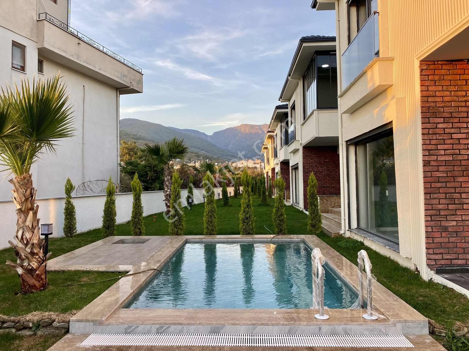 Onuryıldırım Dan Kızıçkeçilide 4+1 Havuzlu Lüx Villa - Görsel 19