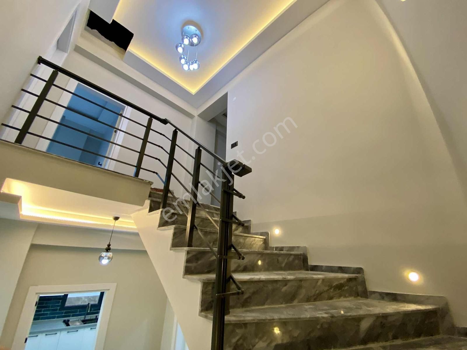 Onuryıldırım Dan Kızıçkeçilide 4+1 Havuzlu Lüx Villa - Görsel 16