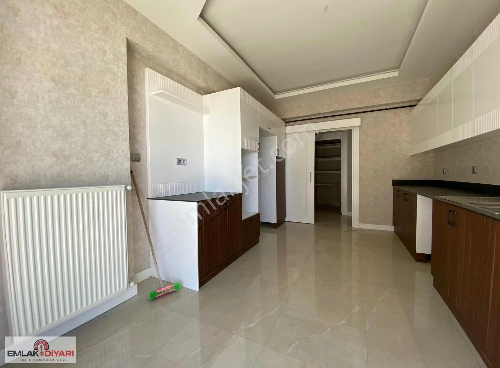 Emlak Diyarından Karataş"ın Gözde Konumunda 3+1 Fırsat Daire - Görsel 13