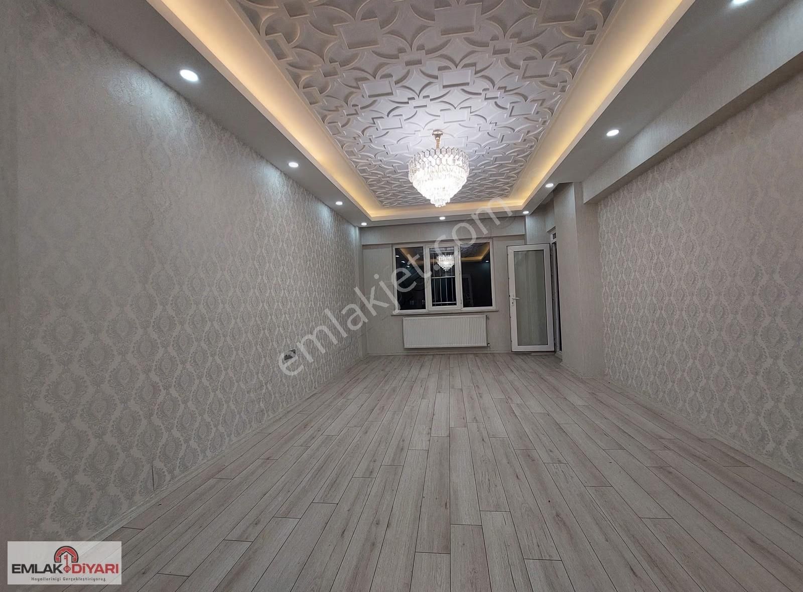 Emlak Diyarından Akkent'te Ultra Lüks Site İçi Ara Kat 3+1 Daire