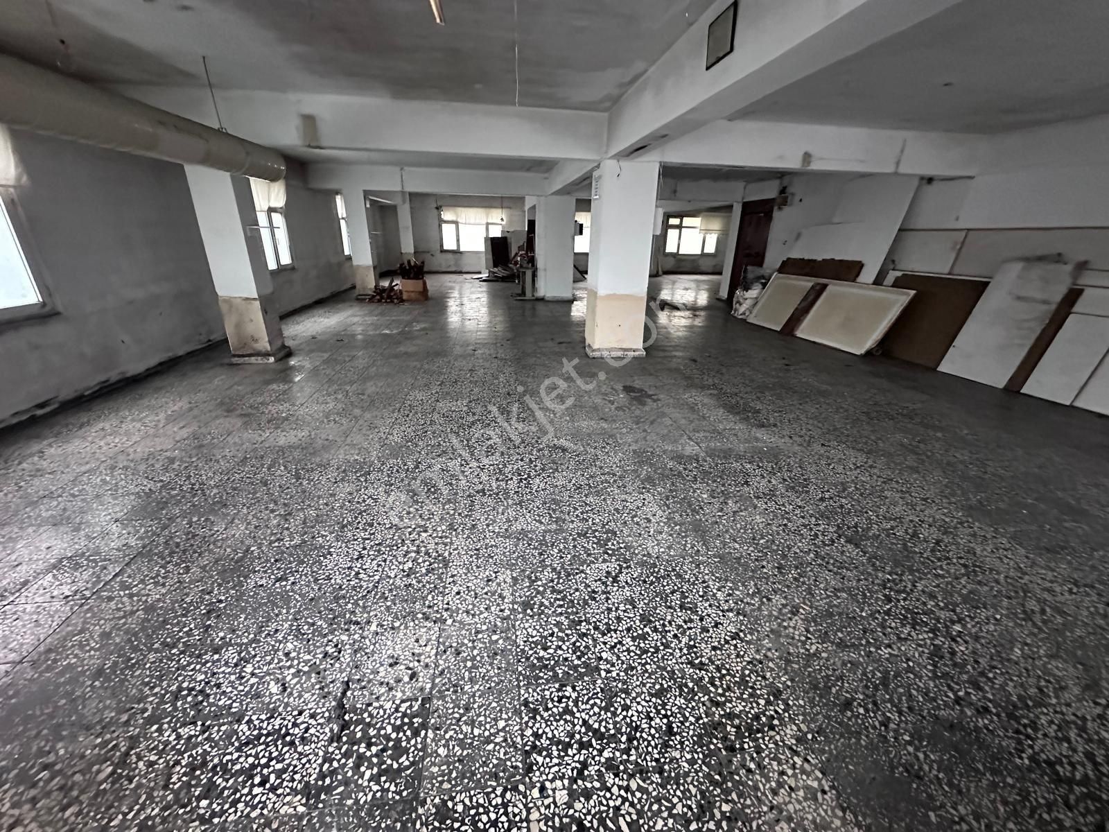Çağlayan Merkez’de 350 Metre² Boş Dükkan - Görsel 7