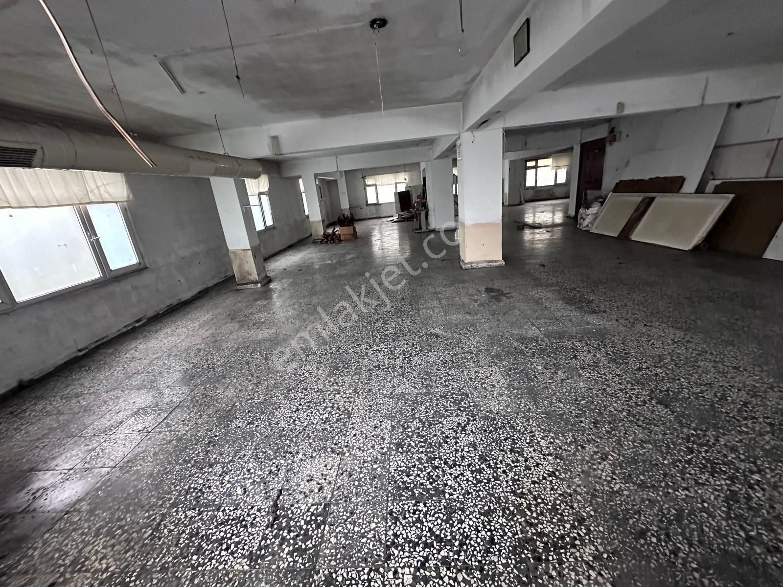 Çağlayan Merkez’de 350 Metre² Boş Dükkan - Görsel 8