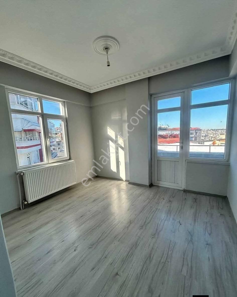 Samsun İlkadım Yenidoğan Mahallesi'nde İçi Yapılı 4.kat 2+1 Satılık Daire - Görsel 3