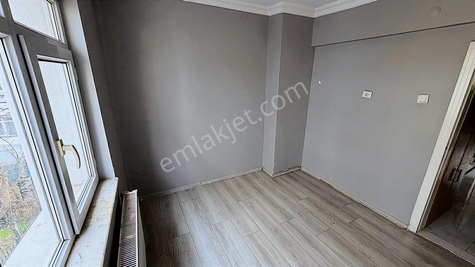 Sincan Pınarbaşı Mah'de Ara Katta Full Yapılı Daire - Görsel 21