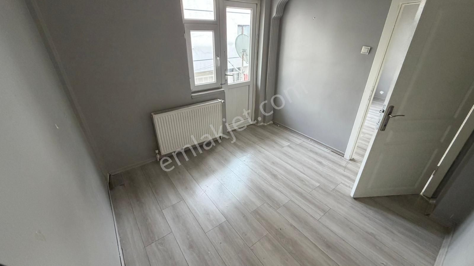 Sincan Pınarbaşı Mah'de Ara Katta Full Yapılı Daire - Görsel 11