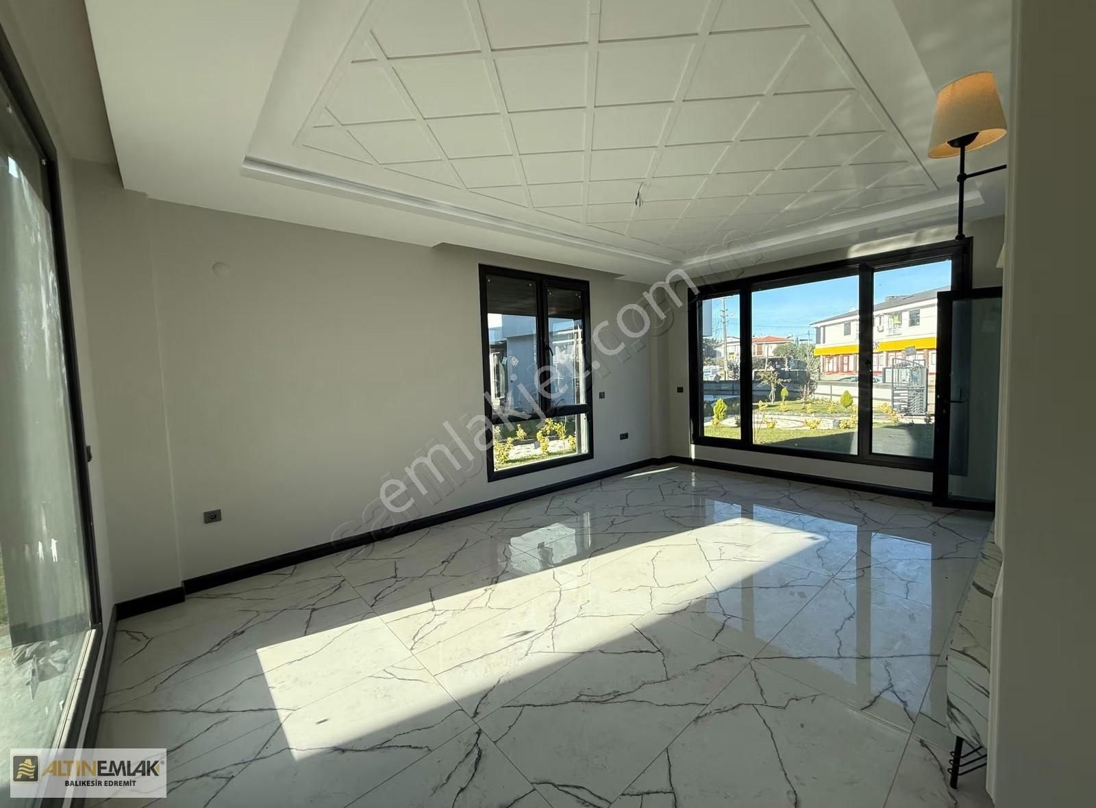 Burhaniye Pelitköyde Site İçi | Sıfır | Havuzlu 3+1 Lüks Villa - Görsel 30