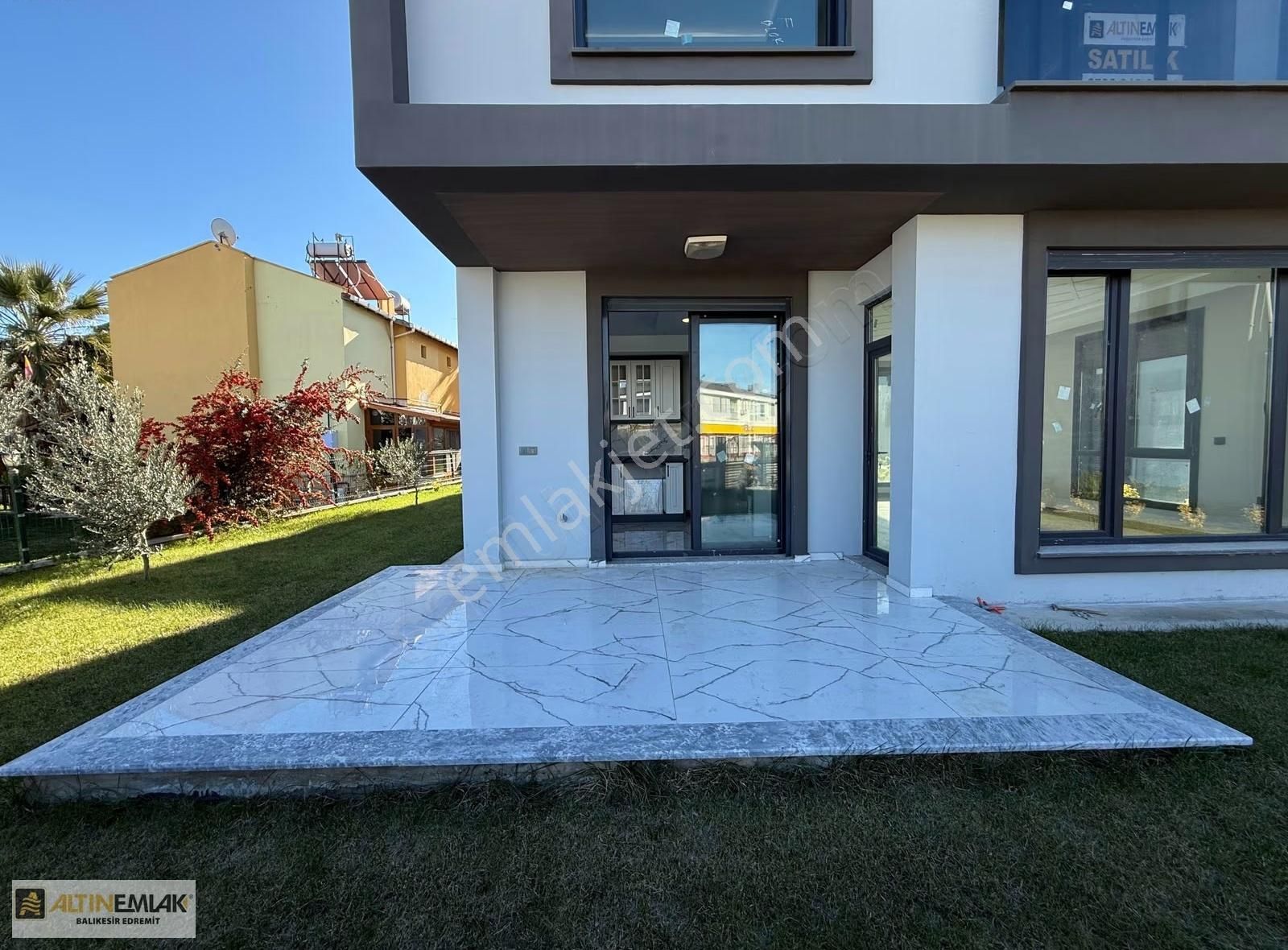 Burhaniye Pelitköyde Site İçi | Sıfır | Havuzlu 3+1 Lüks Villa - Görsel 9