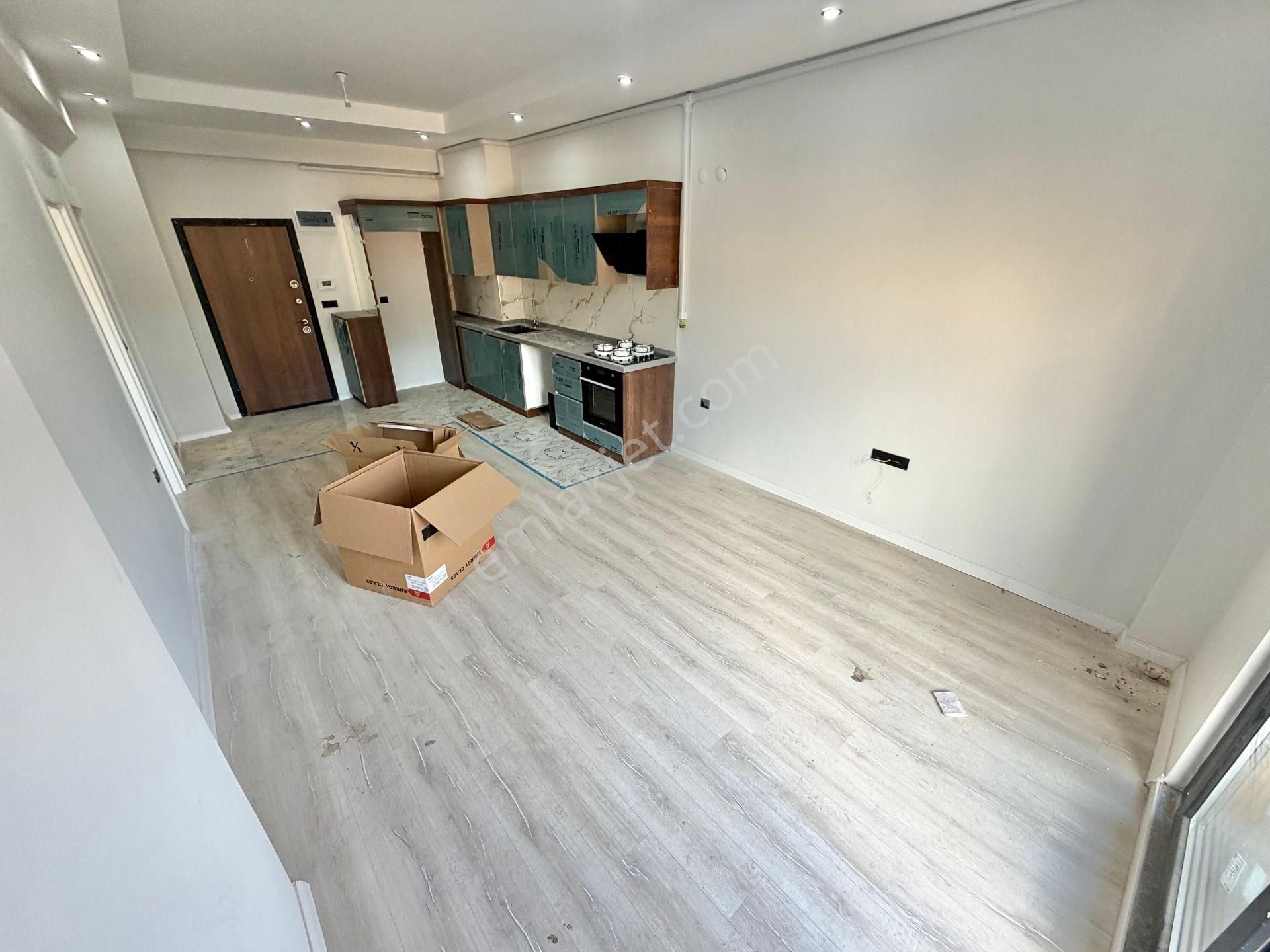 Home And Cardan Edremitde Ön Cephe Lüks 1+1 Kiralık Daire - Görsel 6