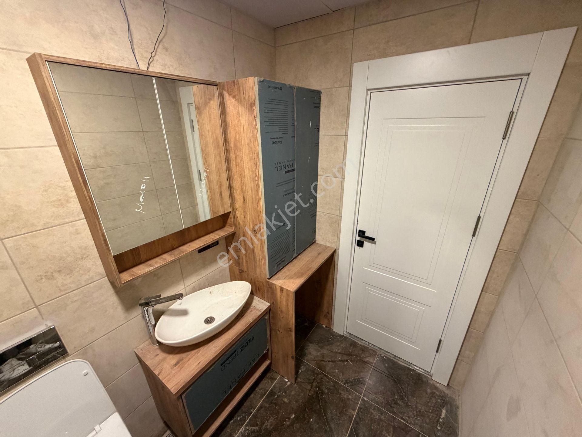 Home And Cardan Edremitde Ön Cephe Lüks 1+1 Kiralık Daire - Görsel 18