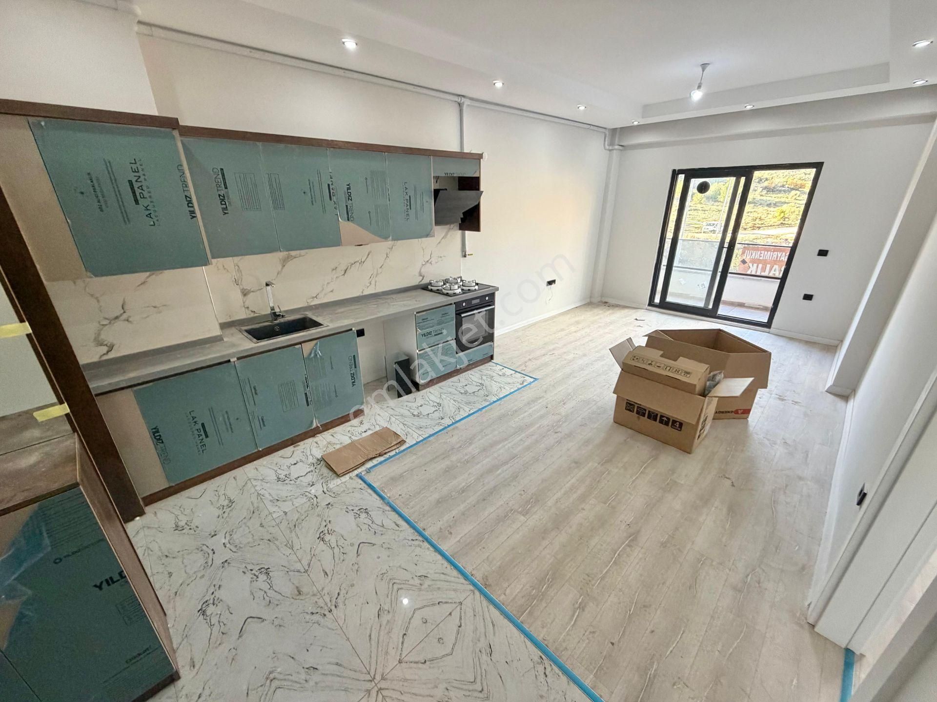 Home And Cardan Edremitde Ön Cephe Lüks 1+1 Kiralık Daire - Görsel 4