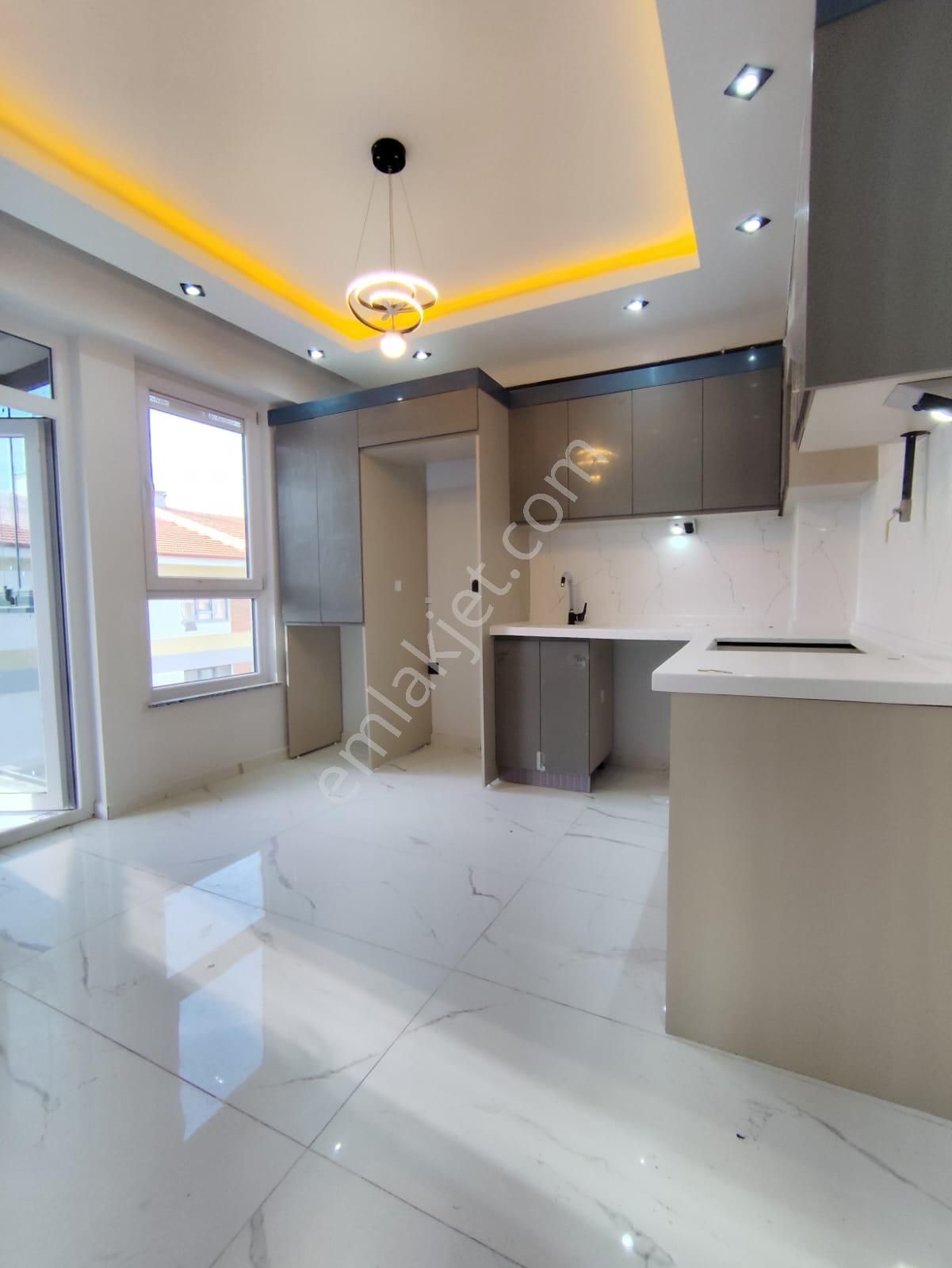 Özgür Gayrimenkul'den Çamlıca Mahalesinse Satılık 2+1 Daire - Görsel 5