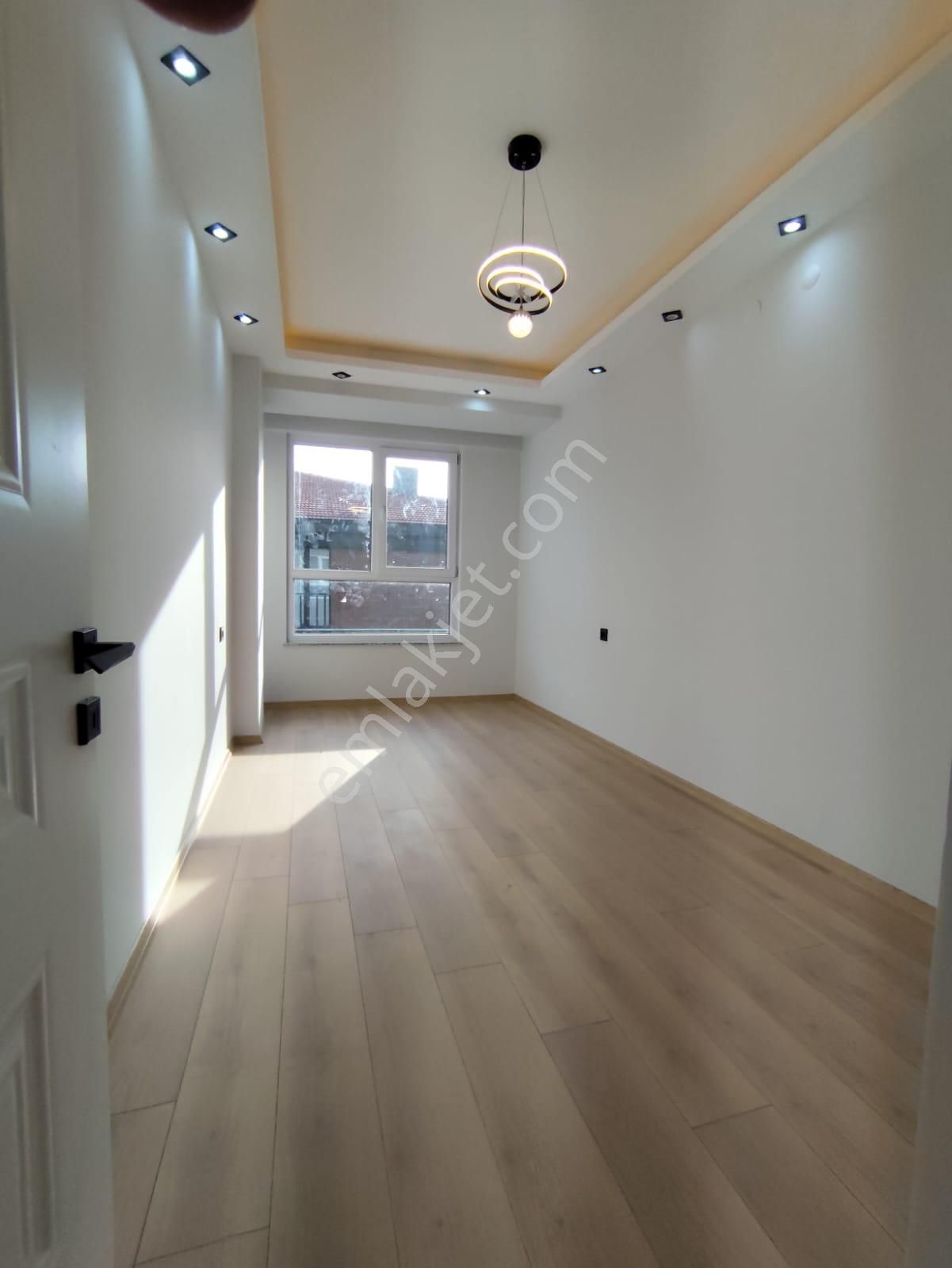 Özgür Gayrimenkul'den Çamlıca Mahalesinse Satılık 2+1 Daire - Görsel 2