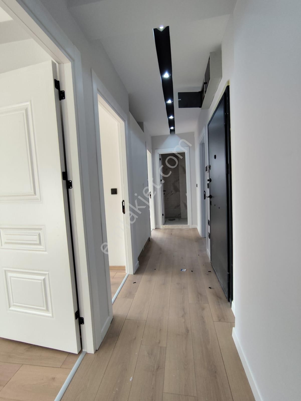 Özgür Gayrimenkul'den Çamlıca Mahalesinse Satılık 2+1 Daire - Görsel 6