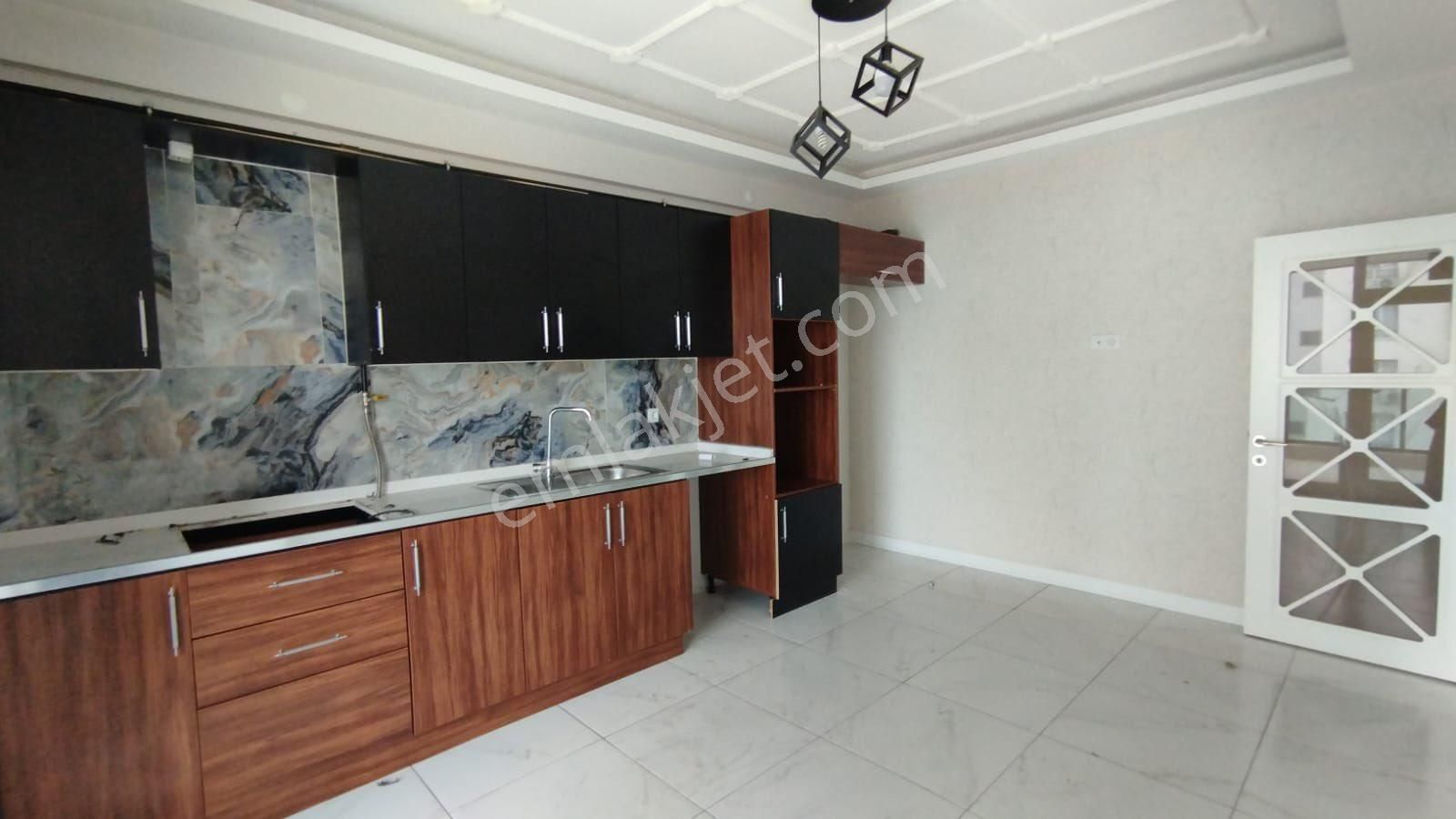 Üç Kuyularda 3+1 Ara Kat Temiz Daire